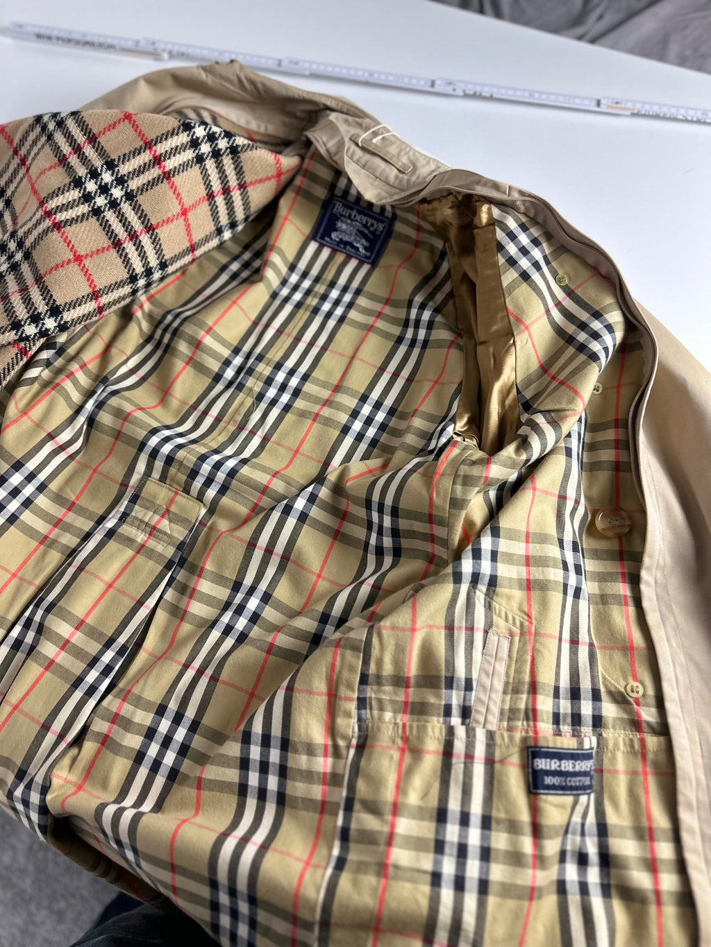 Burberrys Trenchcoat (46/S) including Inlet