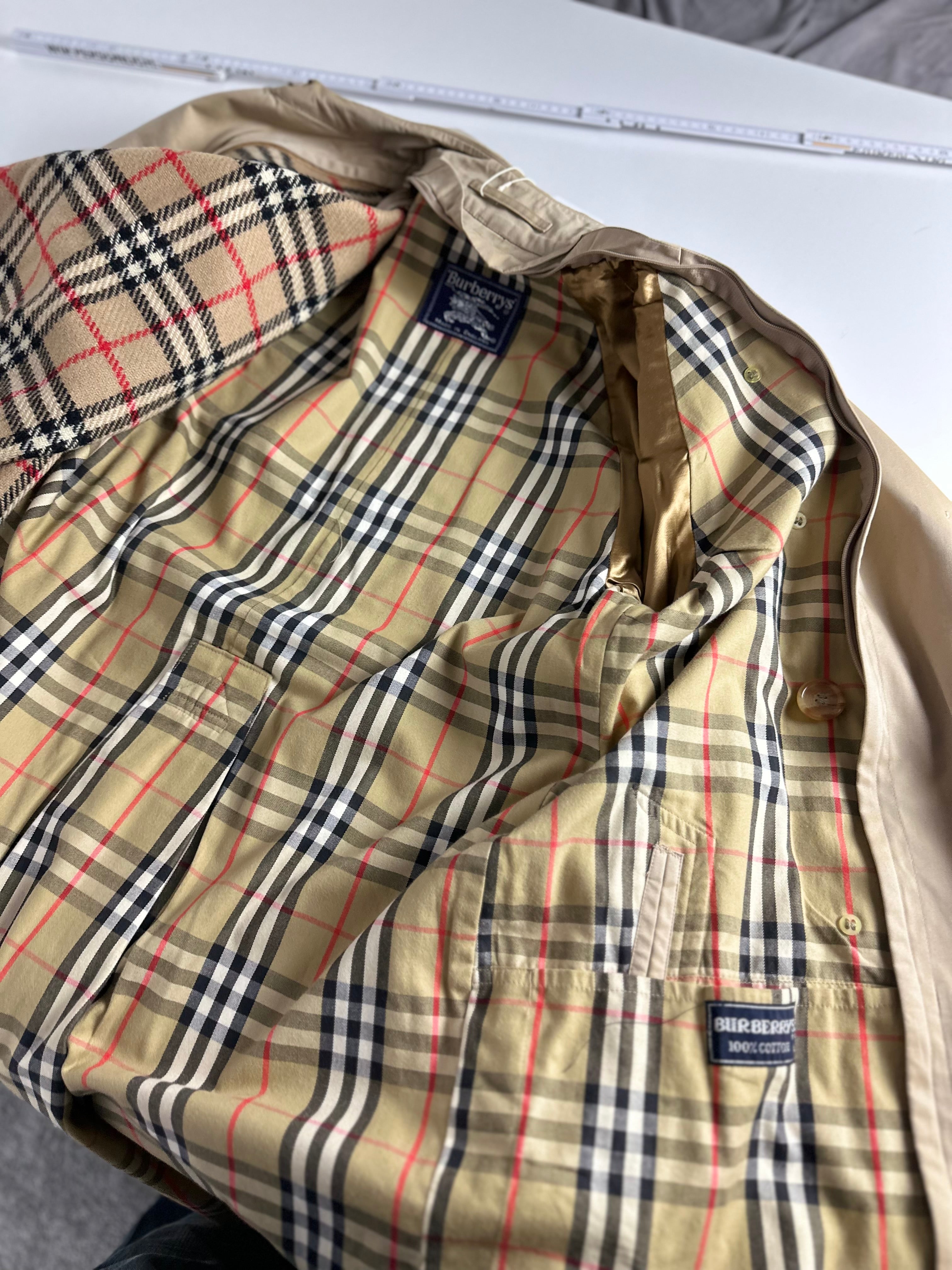 Burberrys Trenchcoat (46/S) including Inlet