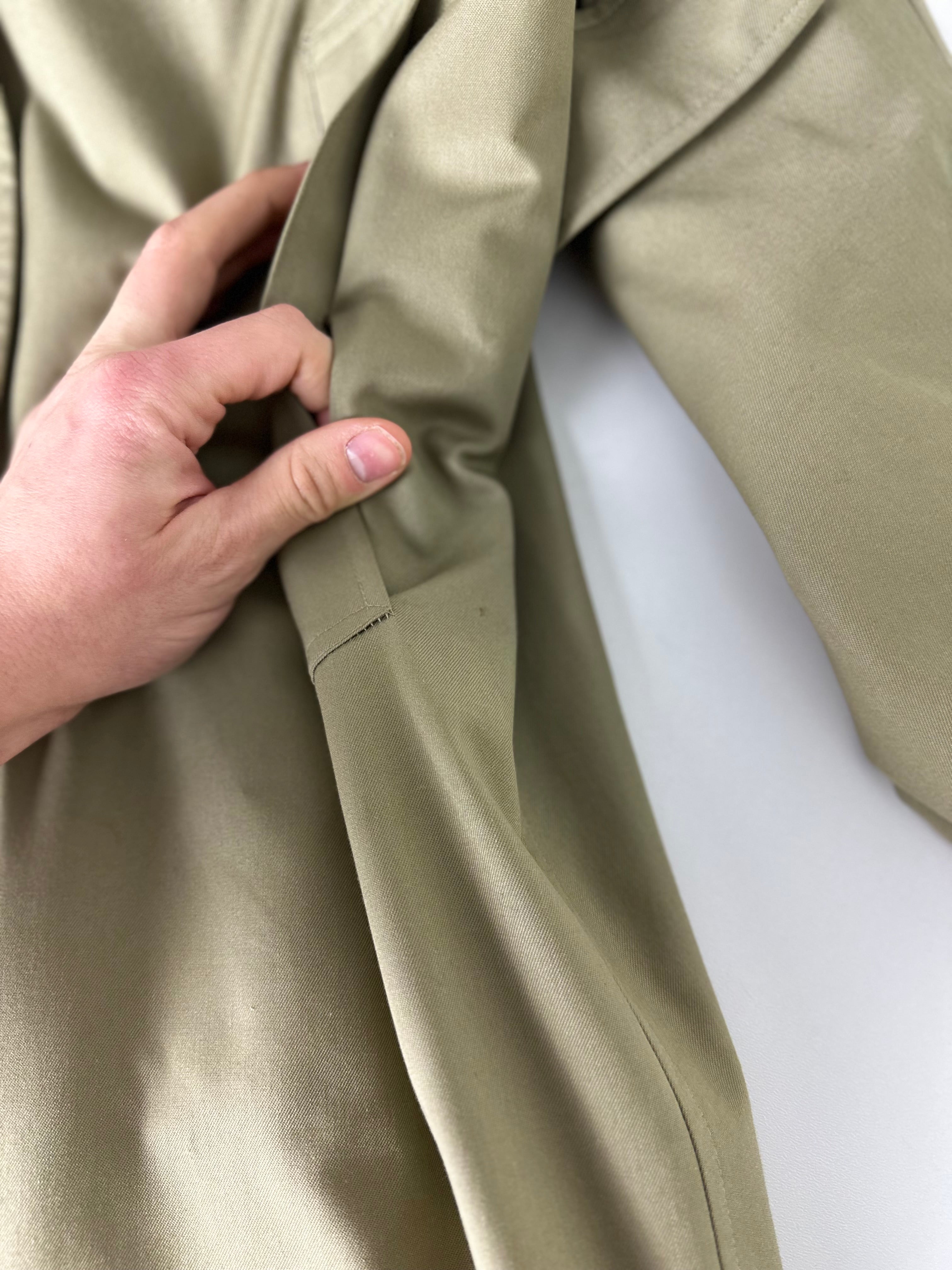 Burberrys Trenchcoat (12/M) including Inlet