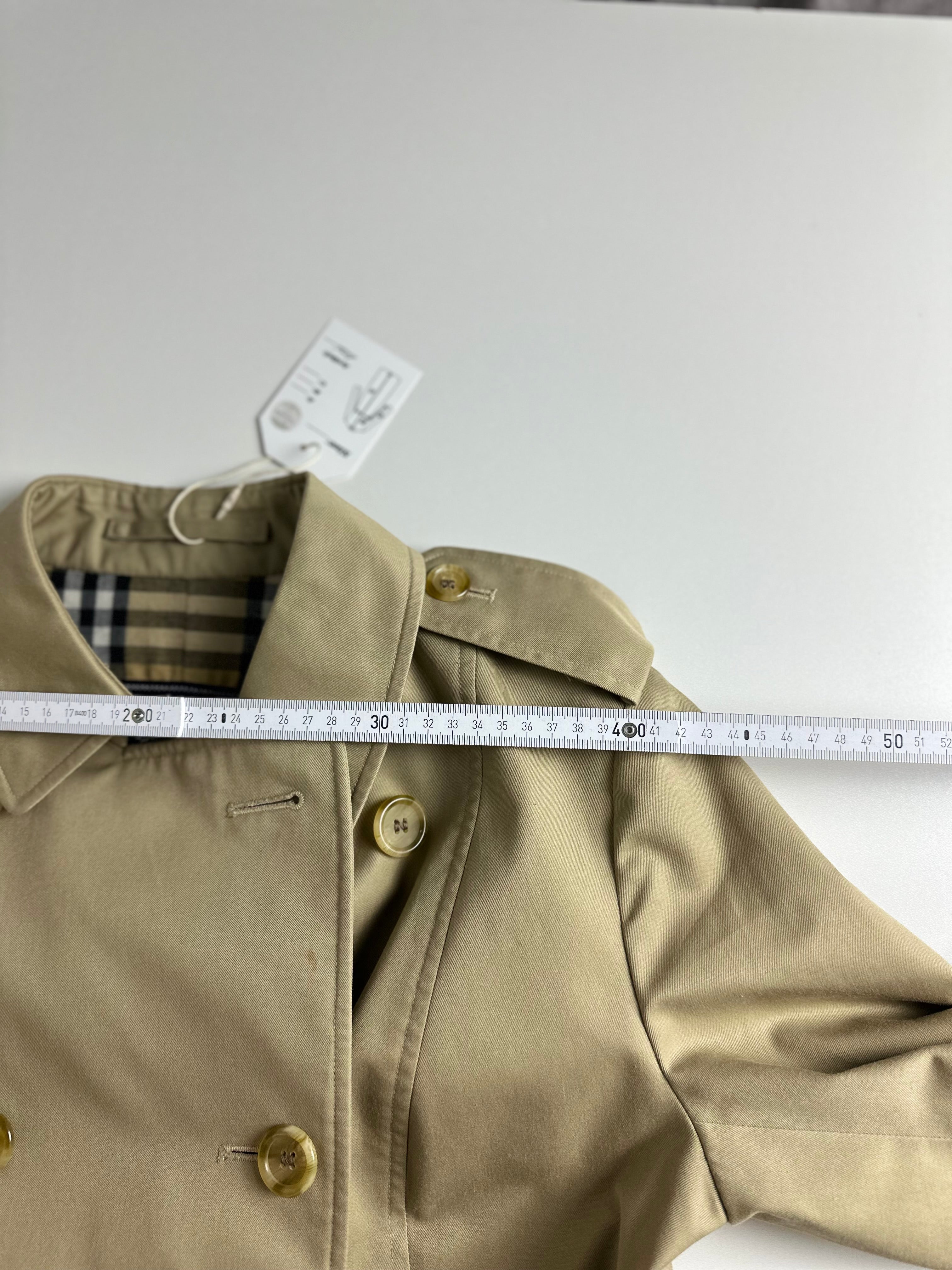 Burberrys Trenchcoat (10/S)