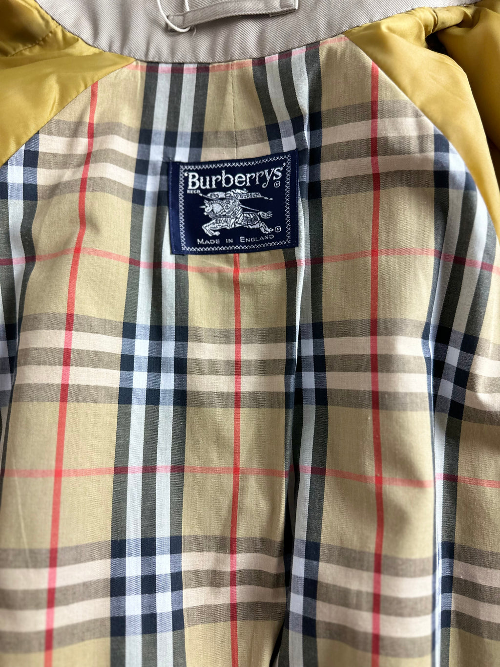 Burberrys Trenchcoat (14/L)