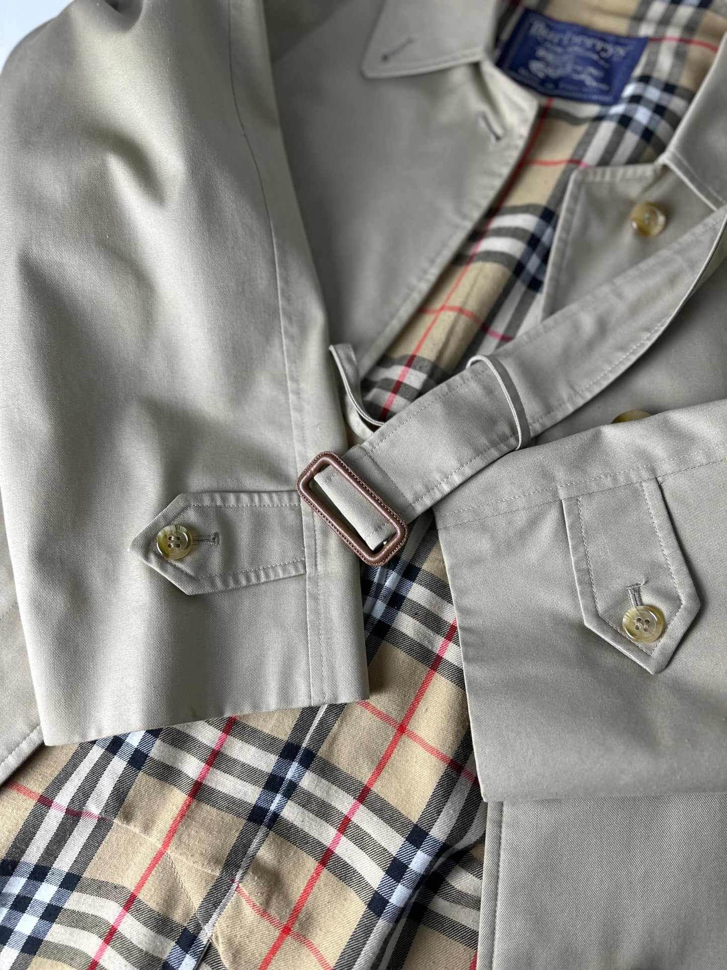 Burberrys Trenchcoat (12/M)