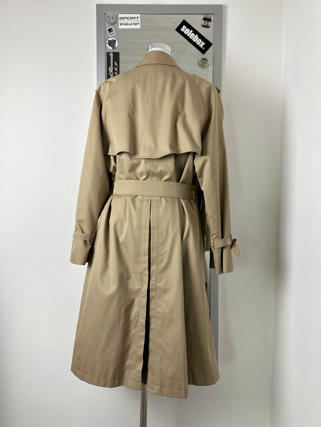 Burberrys Trenchcoat (16/XL) including inlet