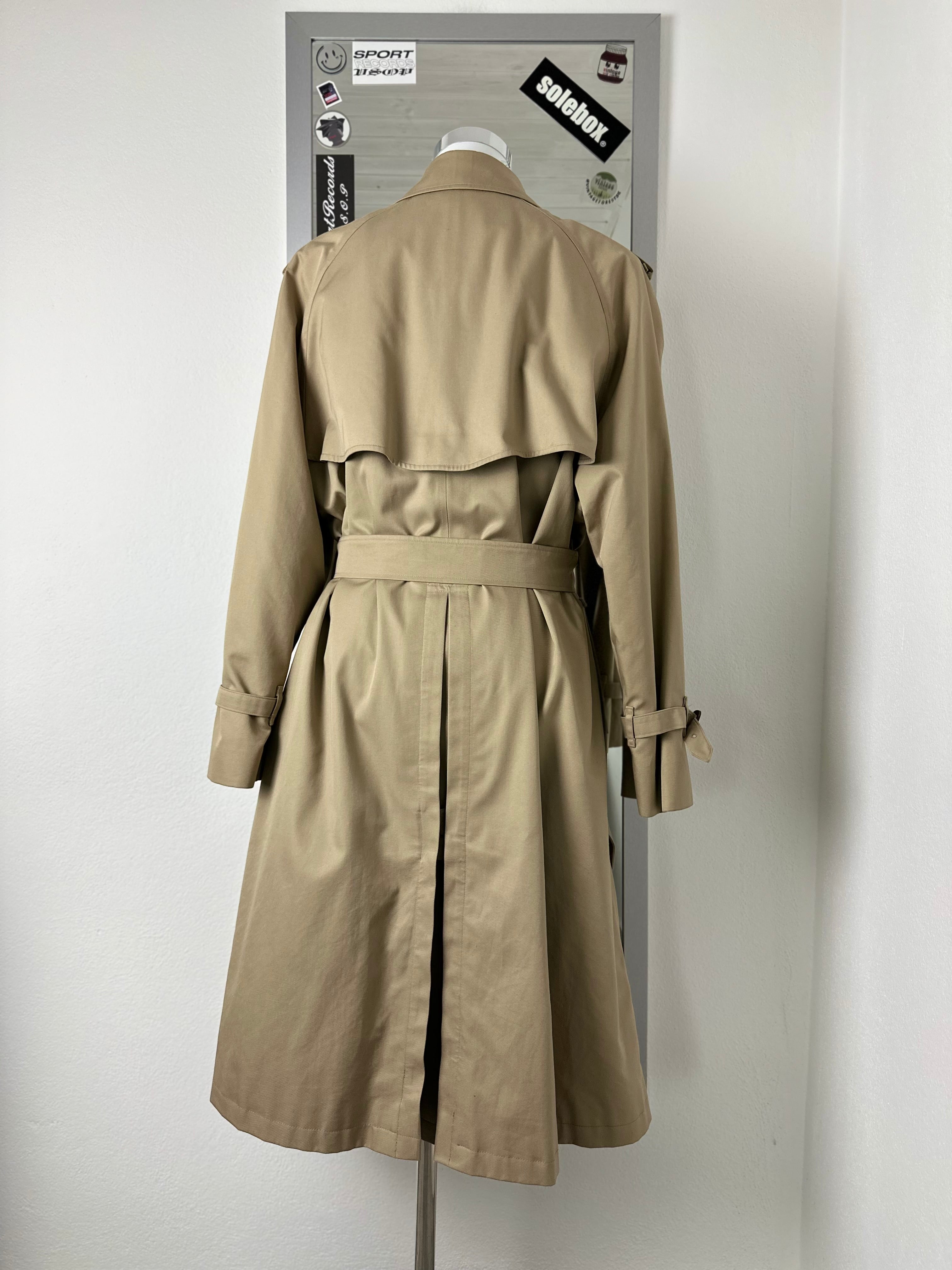 Burberrys Trenchcoat (16/XL) including inlet