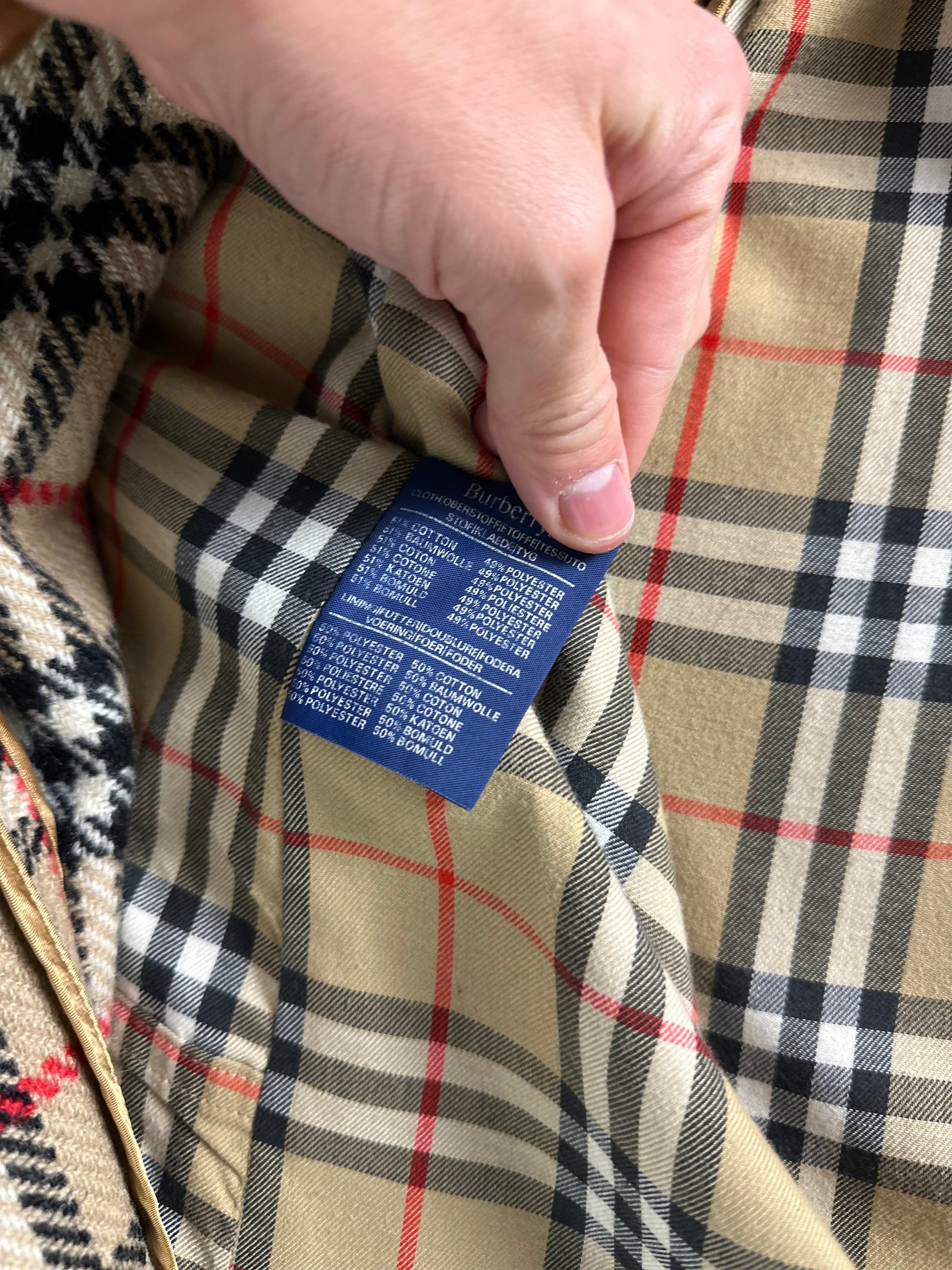 Burberrys Carcoat (48/M) including Inlet