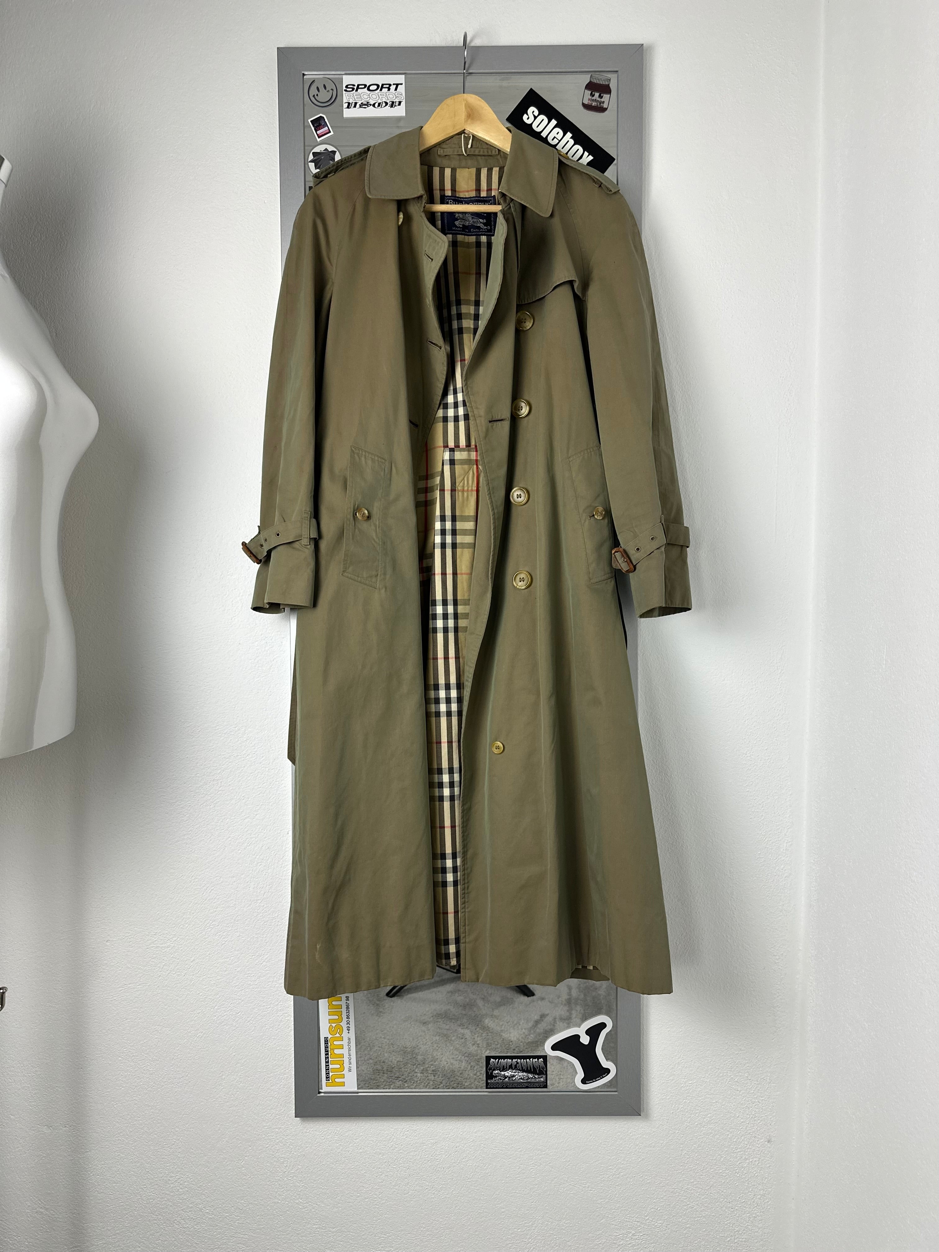 Burberrys Trenchcoat (10/S)