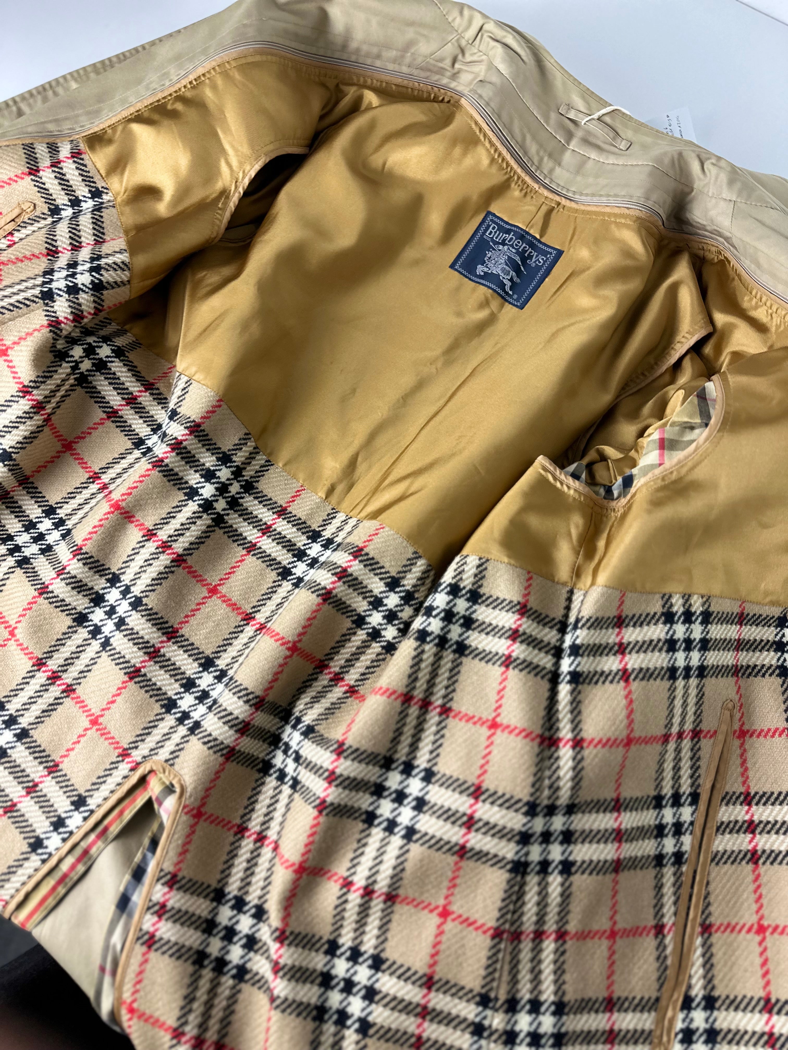 Burberrys Trenchcoat (52/L) including Inlet