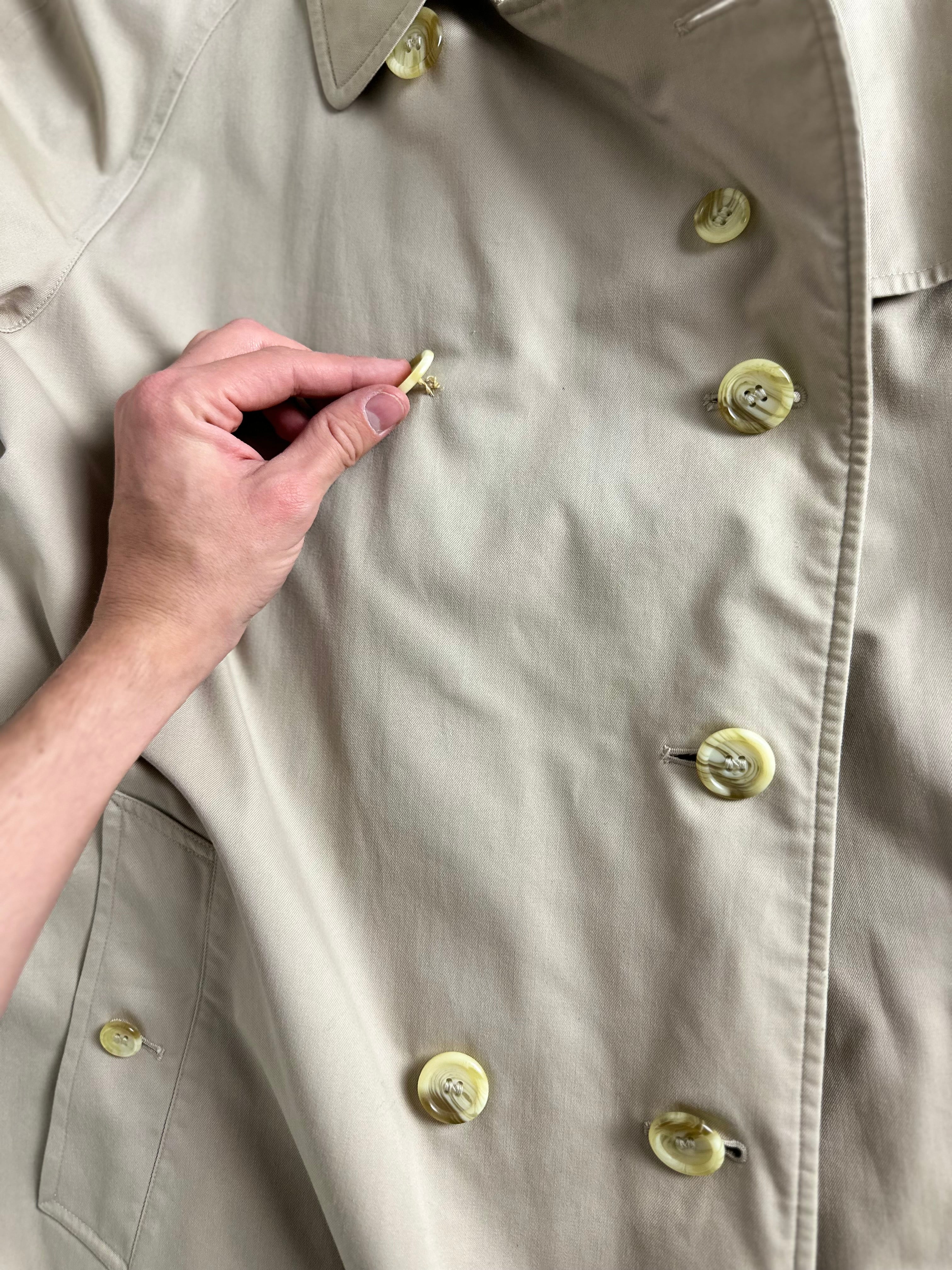 Burberrys Trenchcoat (12/M)