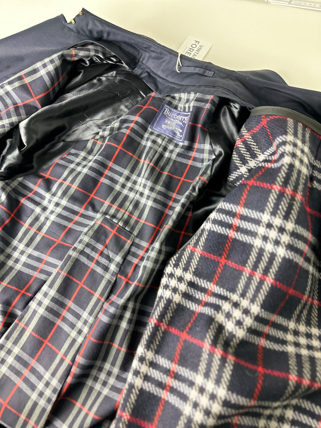 Burberrys Trenchcoat (50/L) including Inlet