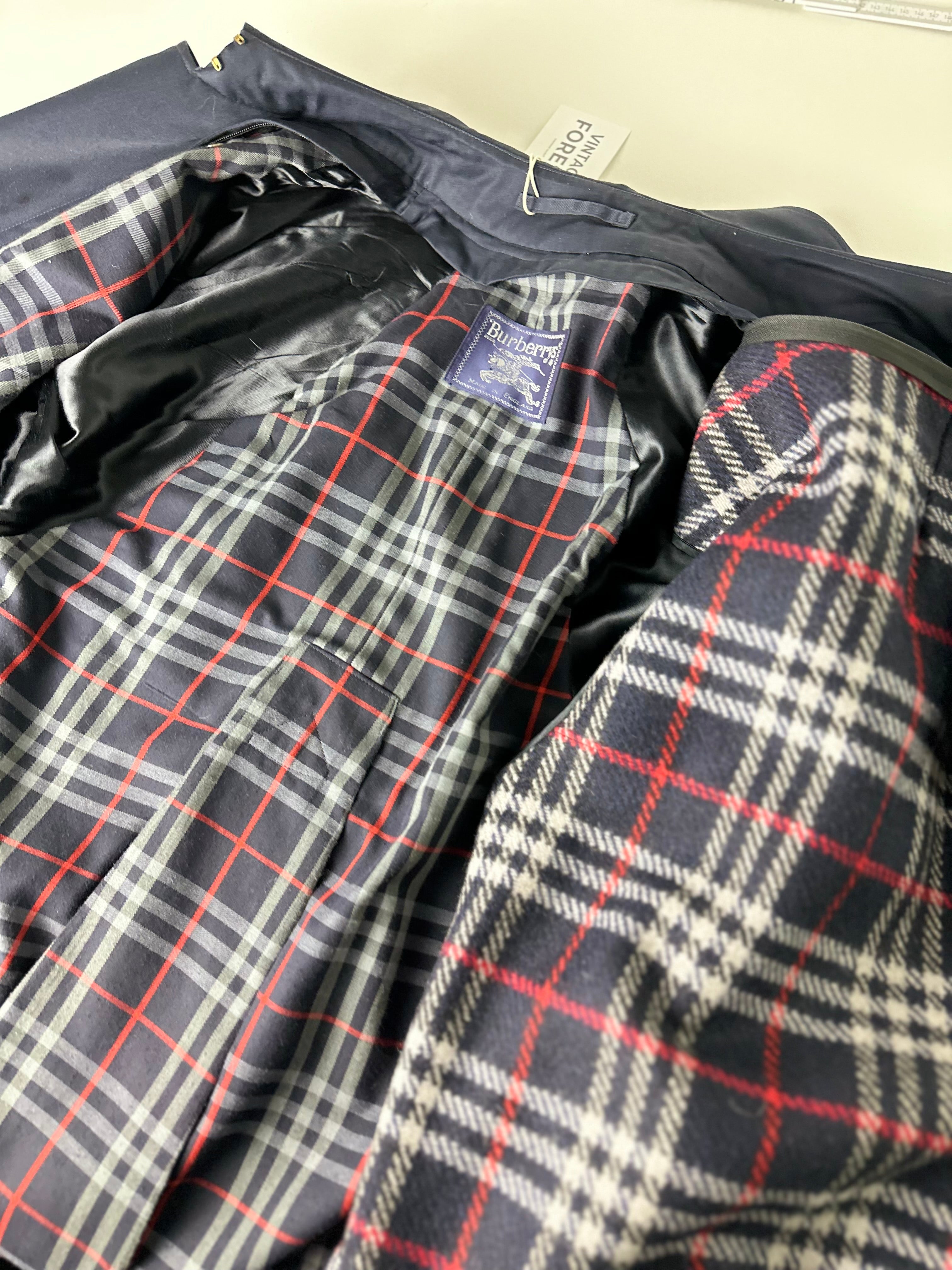Burberrys Trenchcoat (50/L) including Inlet