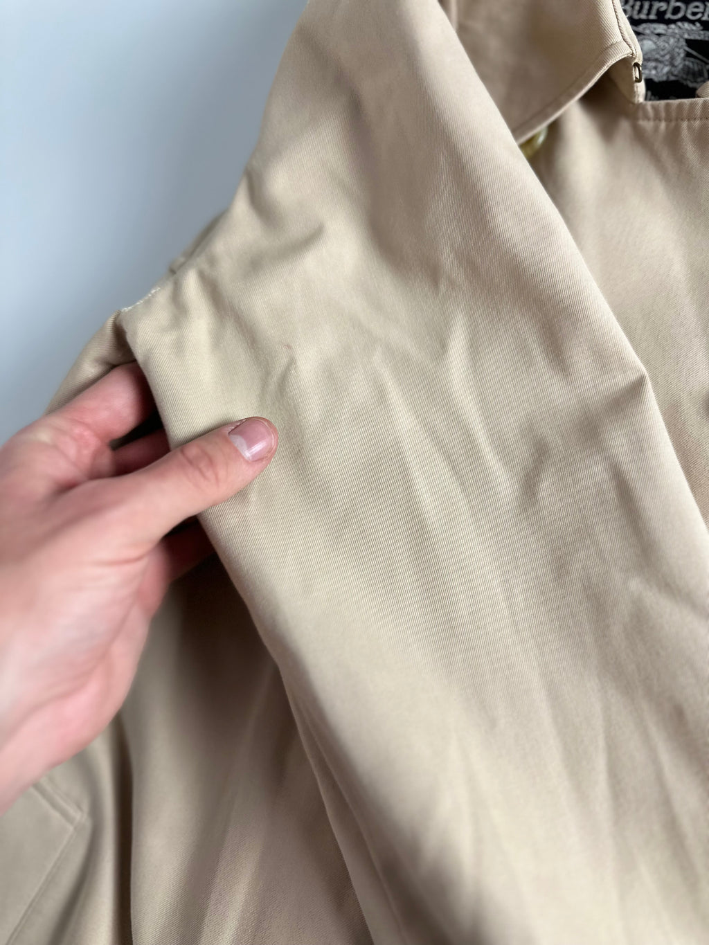 Burberrys Trenchcoat (8/XS)