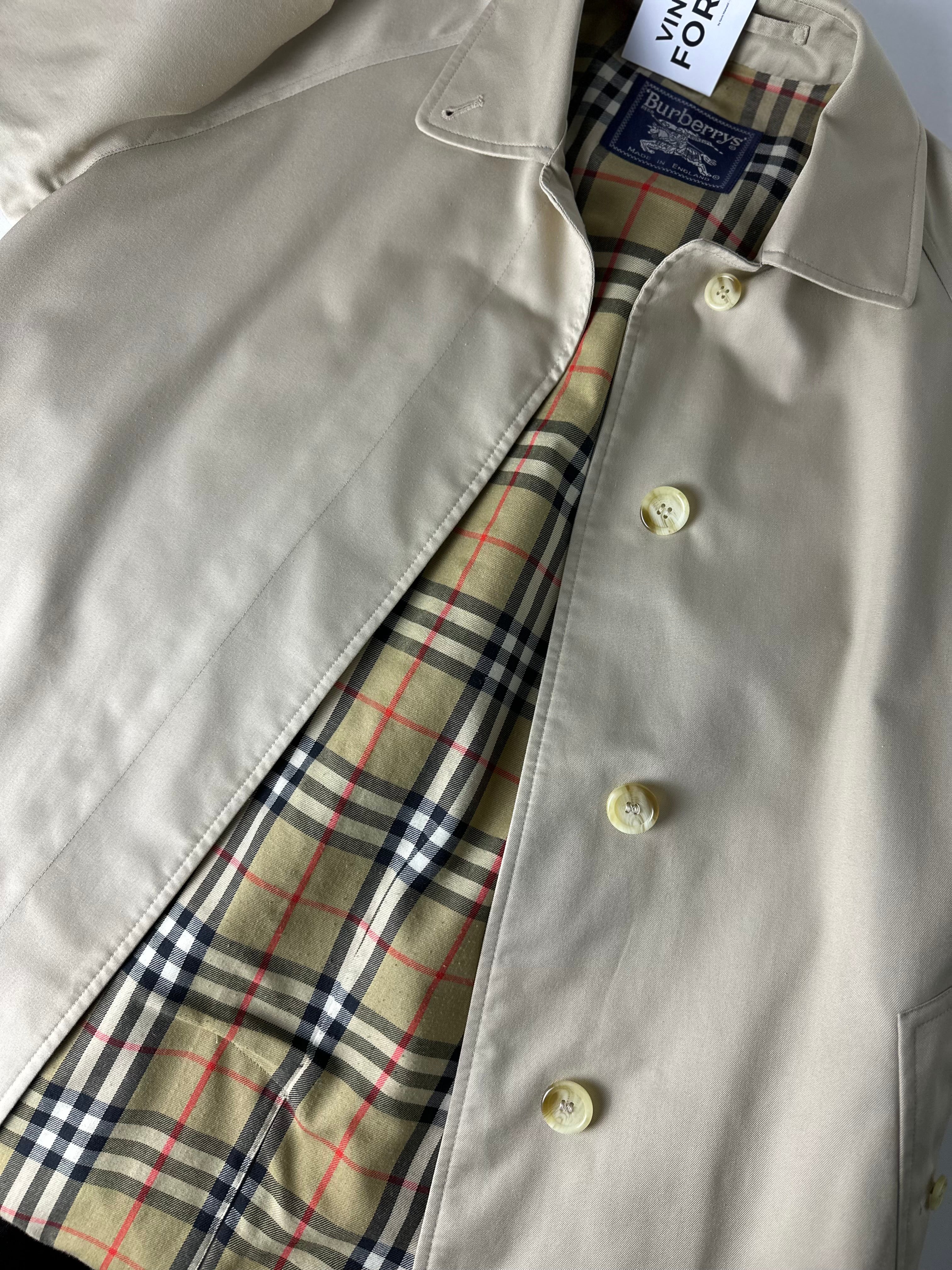 Burberrys Trenchcoat (12/M)