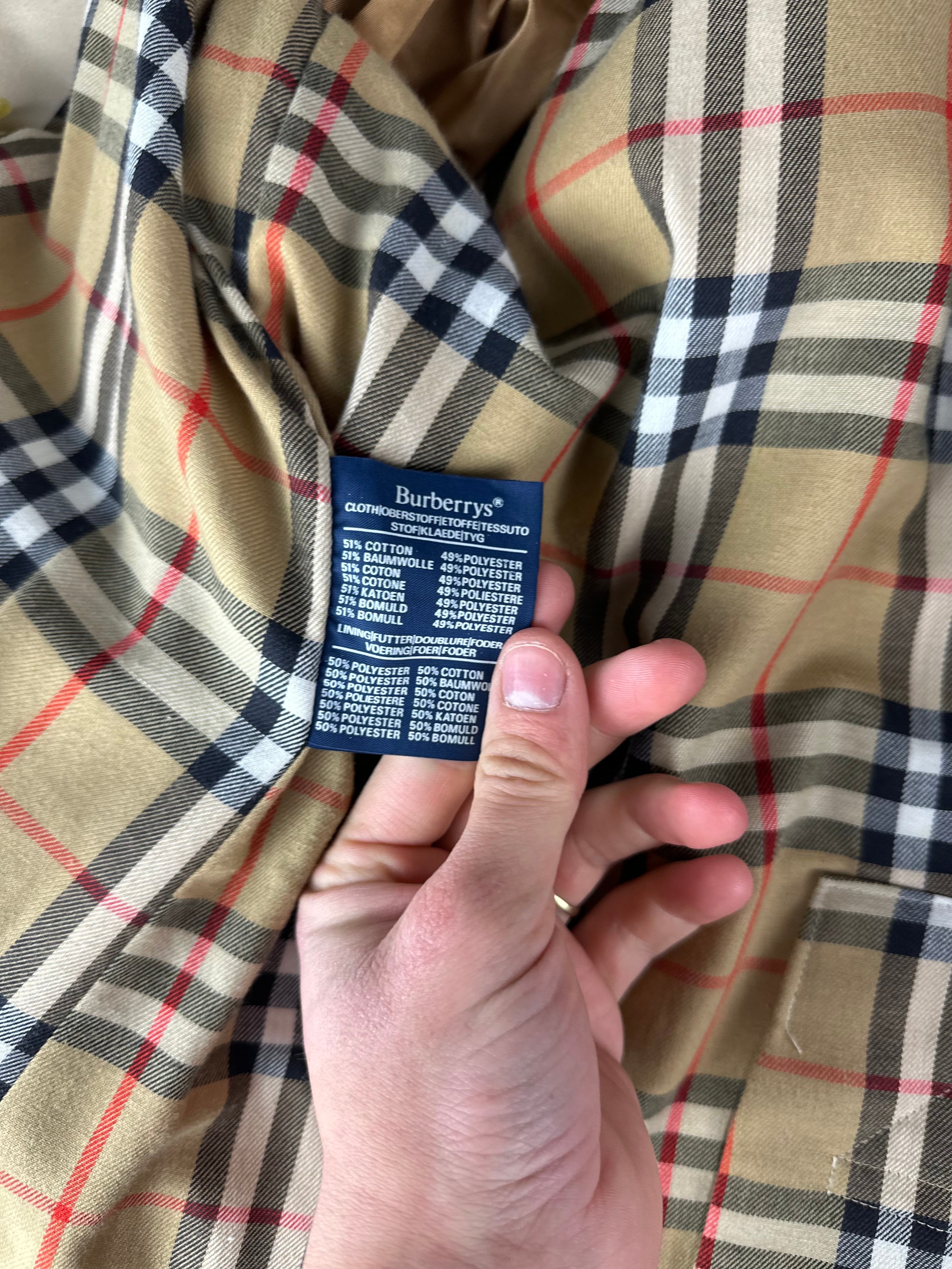 Burberrys Trenchcoat (8/XS)