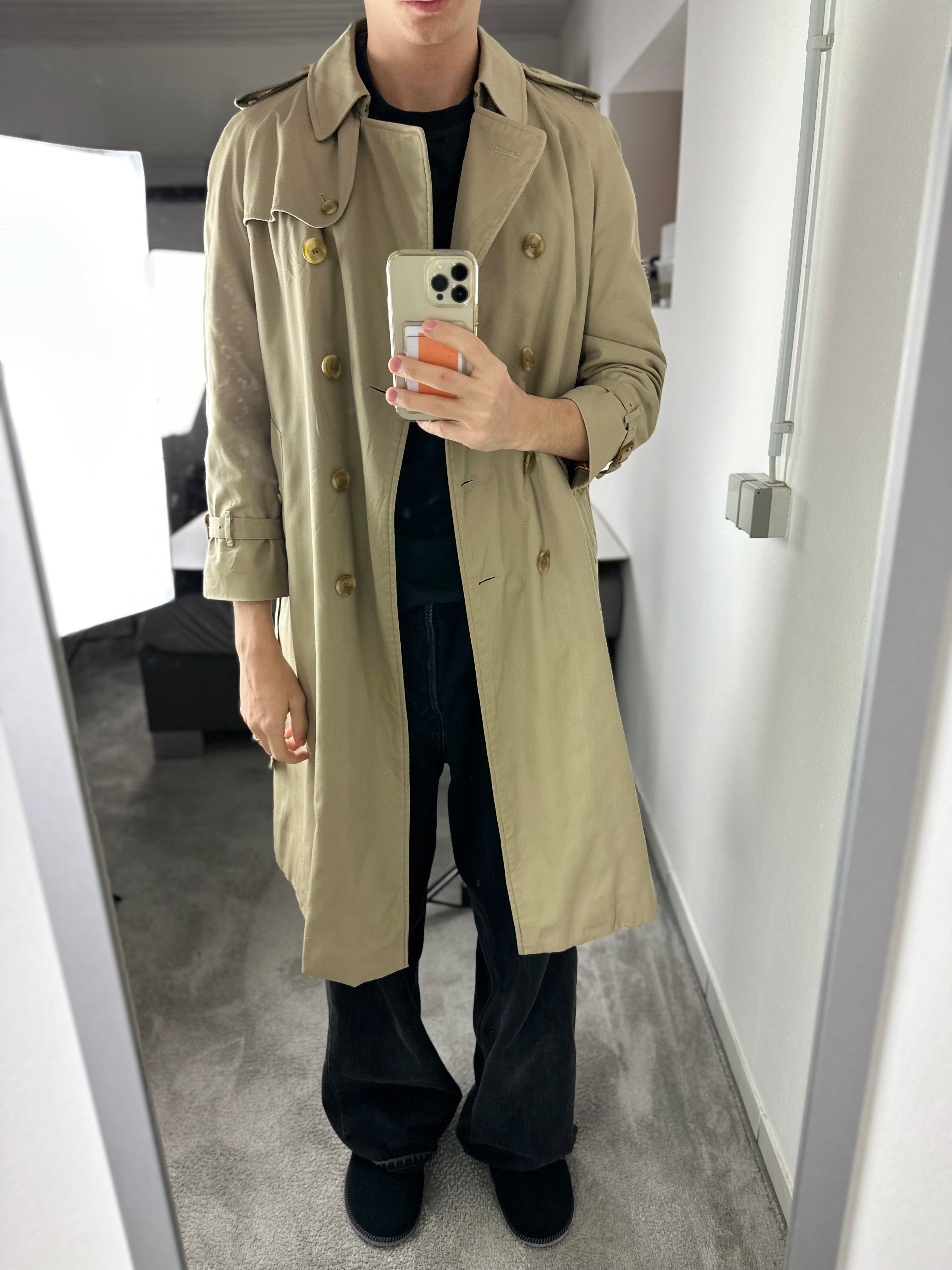 Burberrys Trenchcoat (12/M) including Inlet