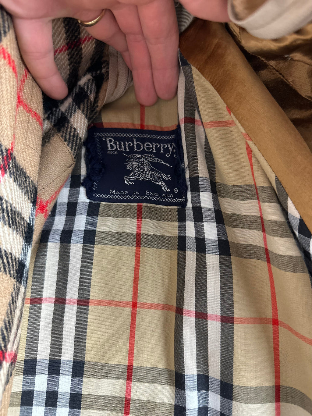 Burberrys Trenchcoat (16/XL) including Inlet