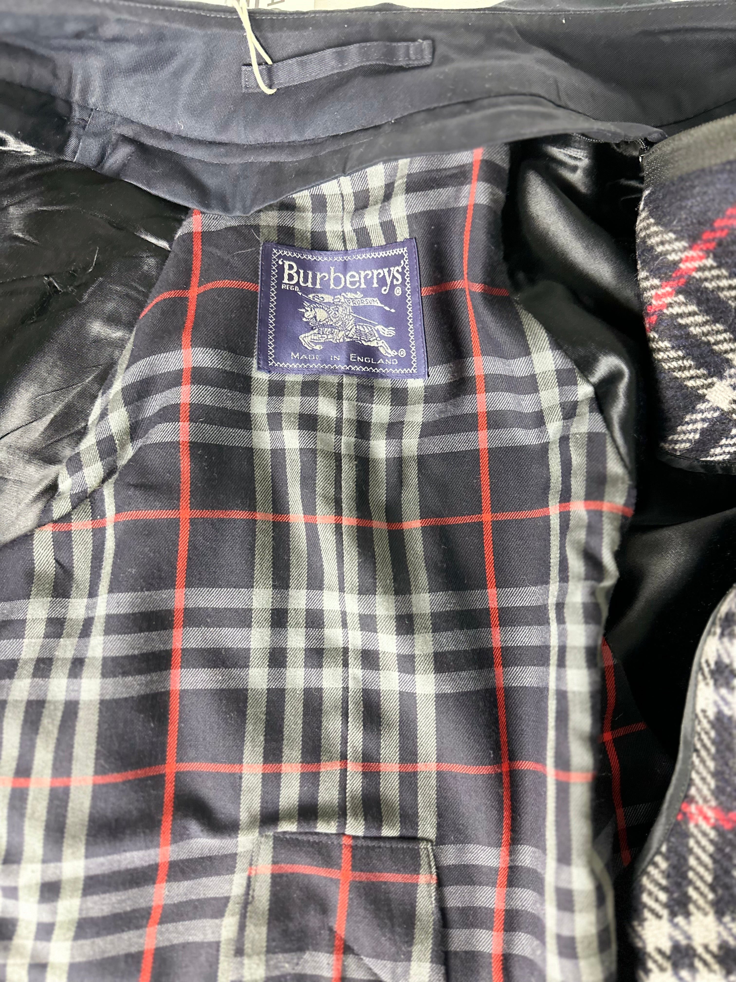 Burberrys Trenchcoat (50/L) including Inlet