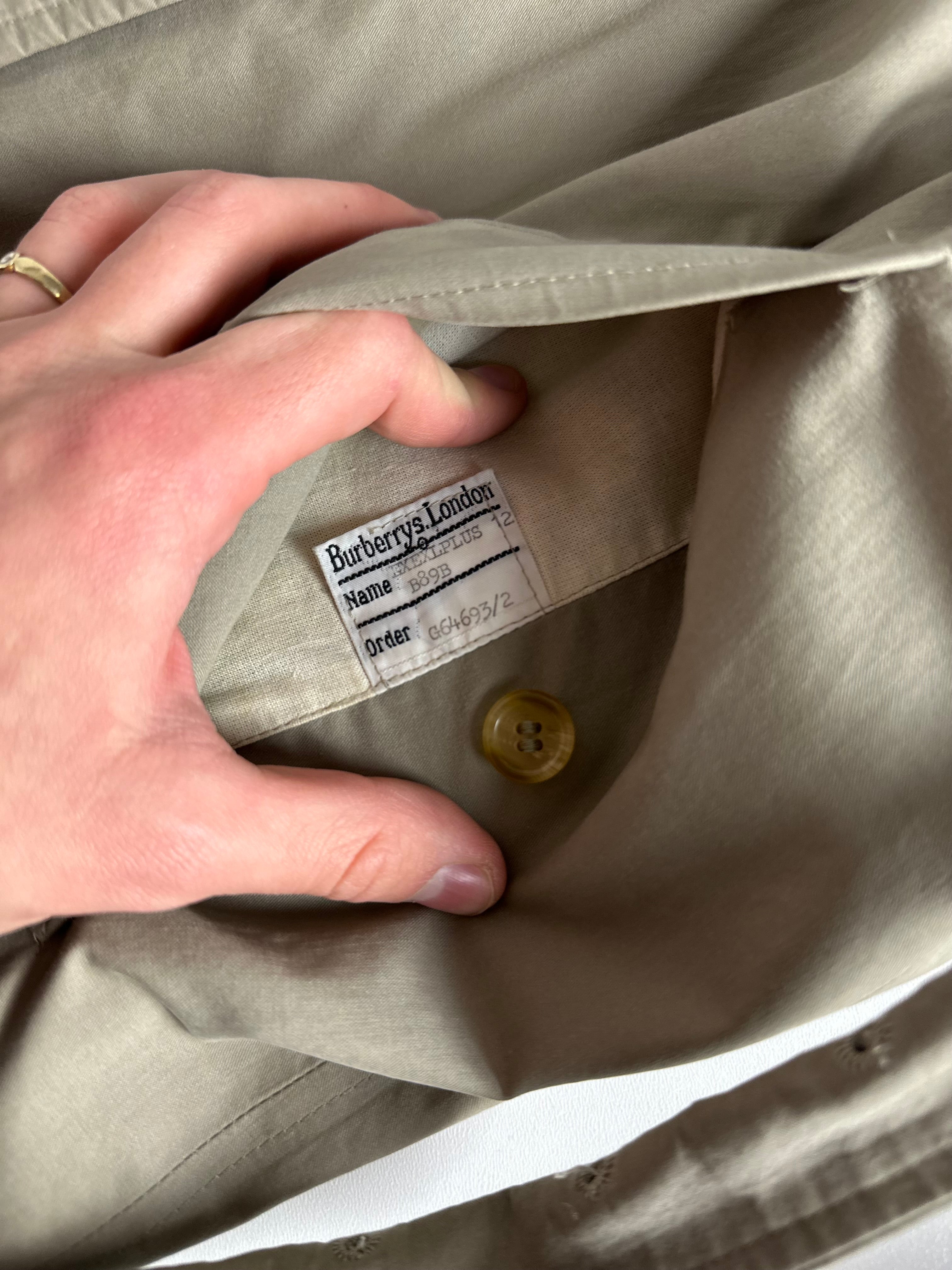 Burberrys Trenchcoat (14/L) including Inlet