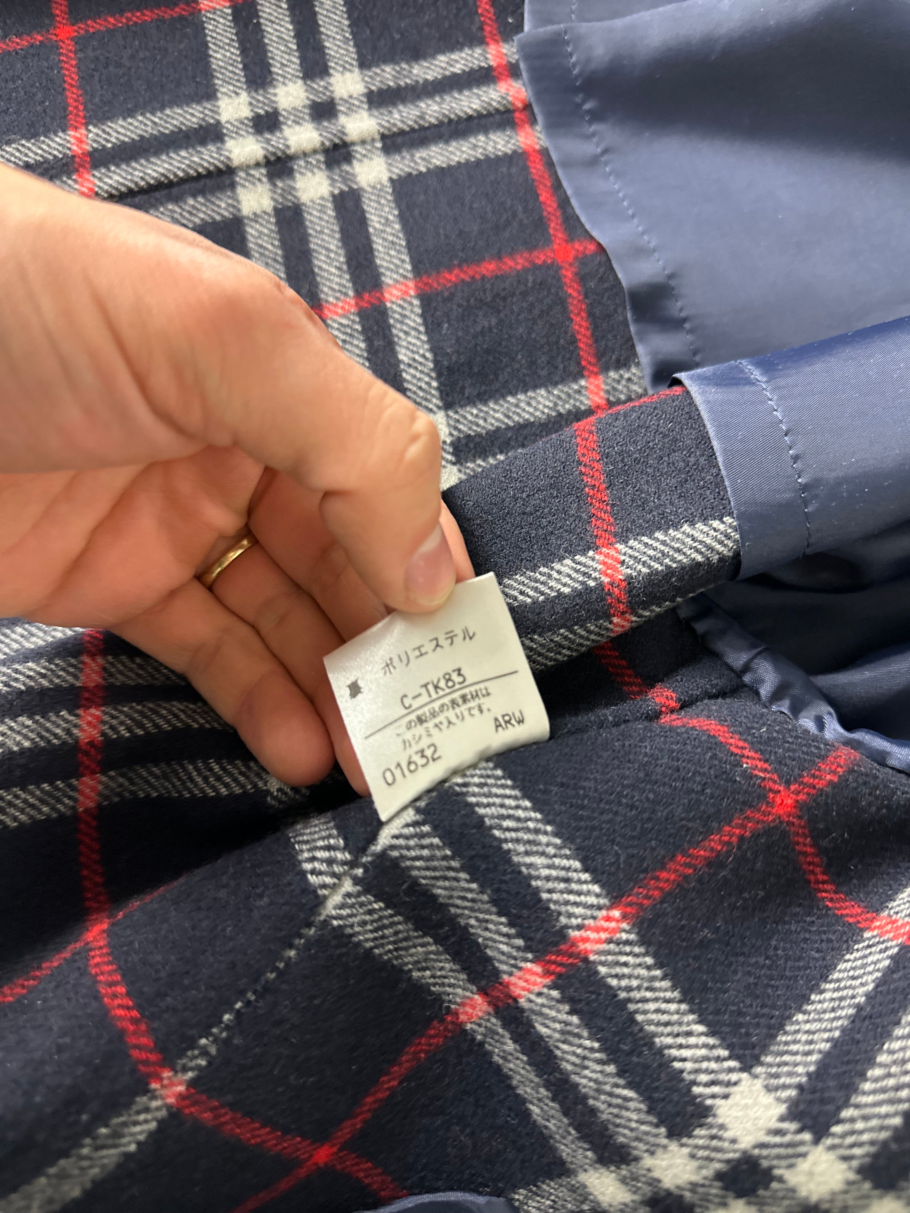 Burberrys Coat (12/M)