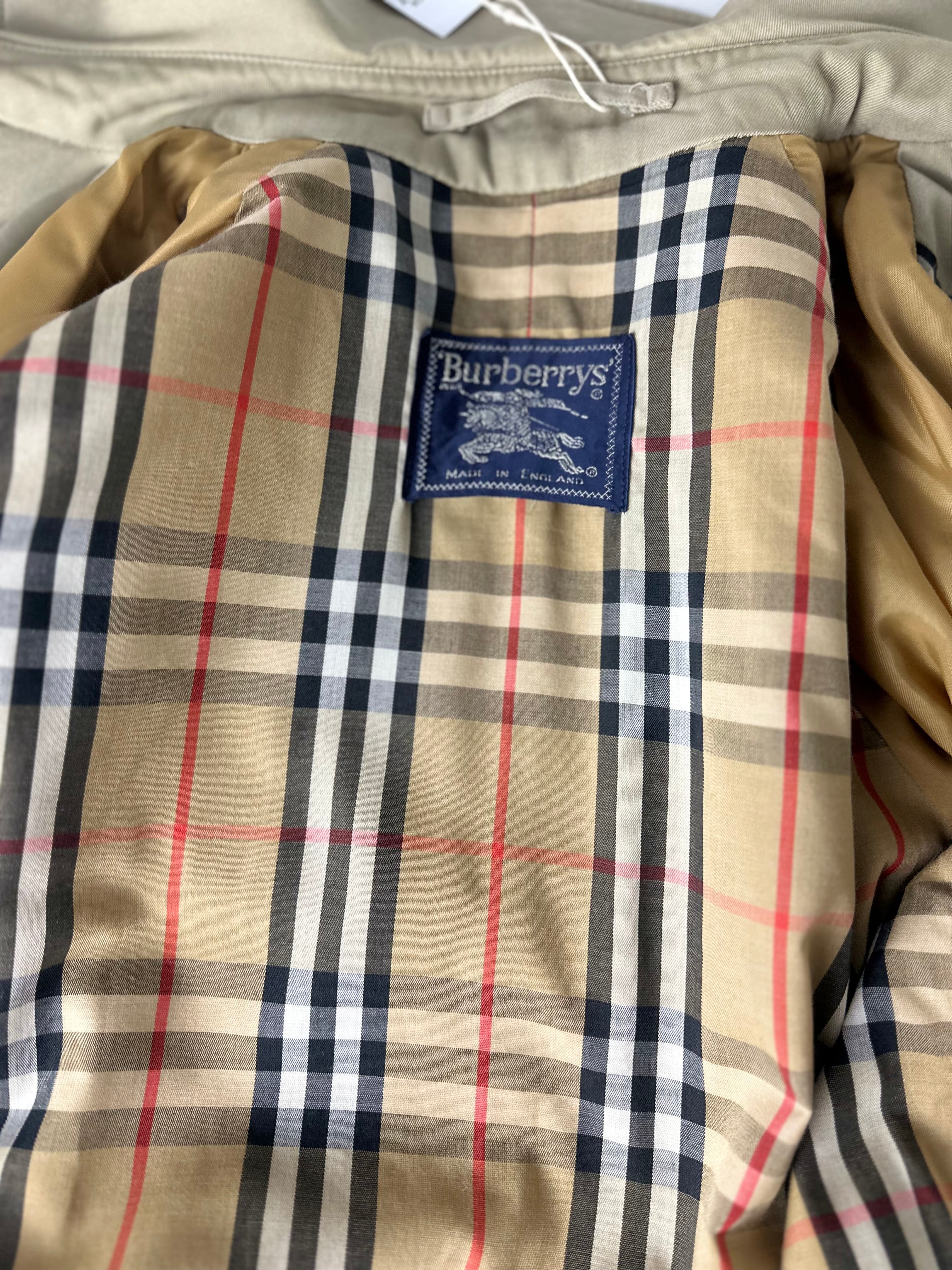 Burberrys Trenchcoat (8/XS)