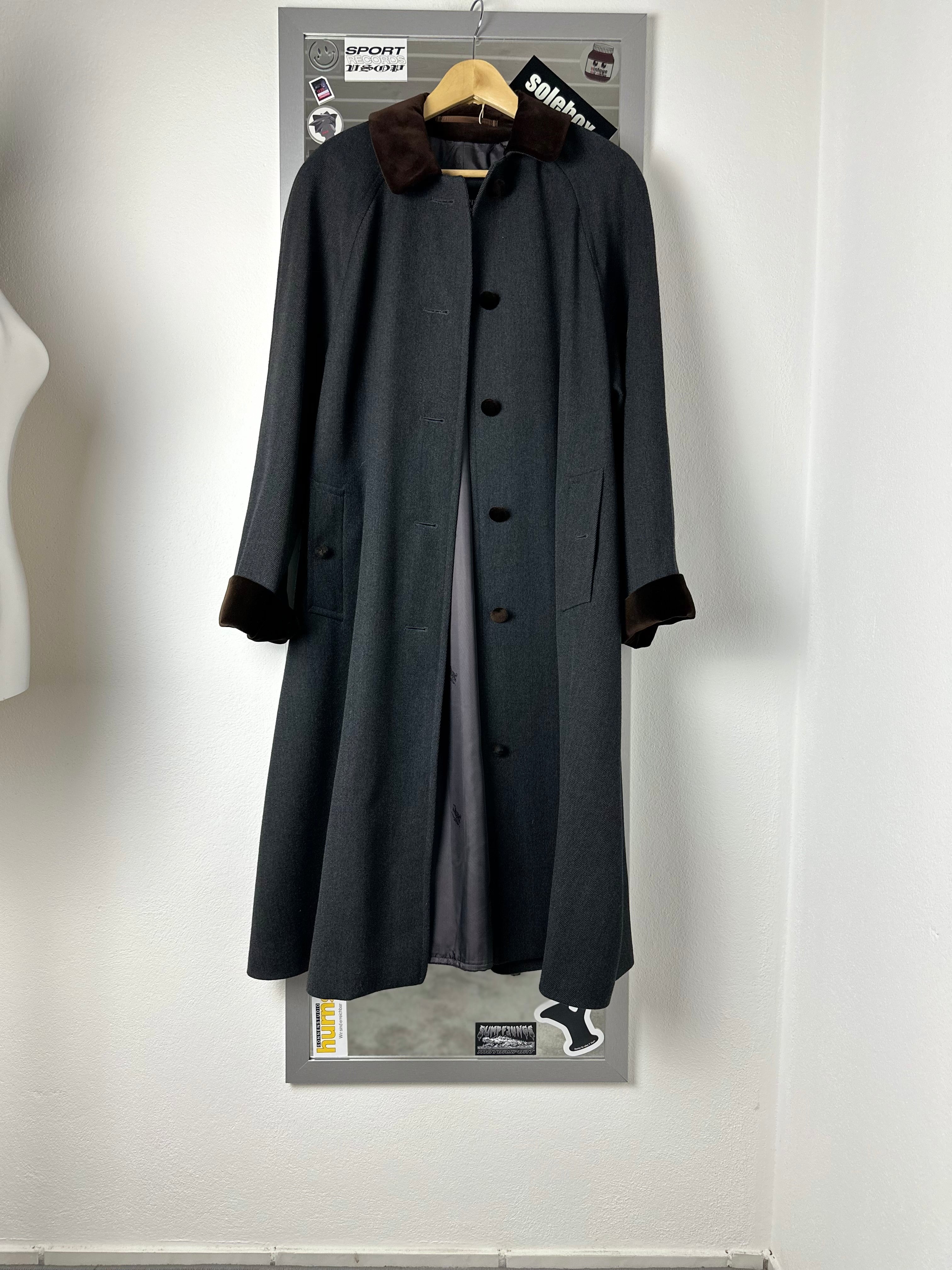 Burberrys Coat (12/M)