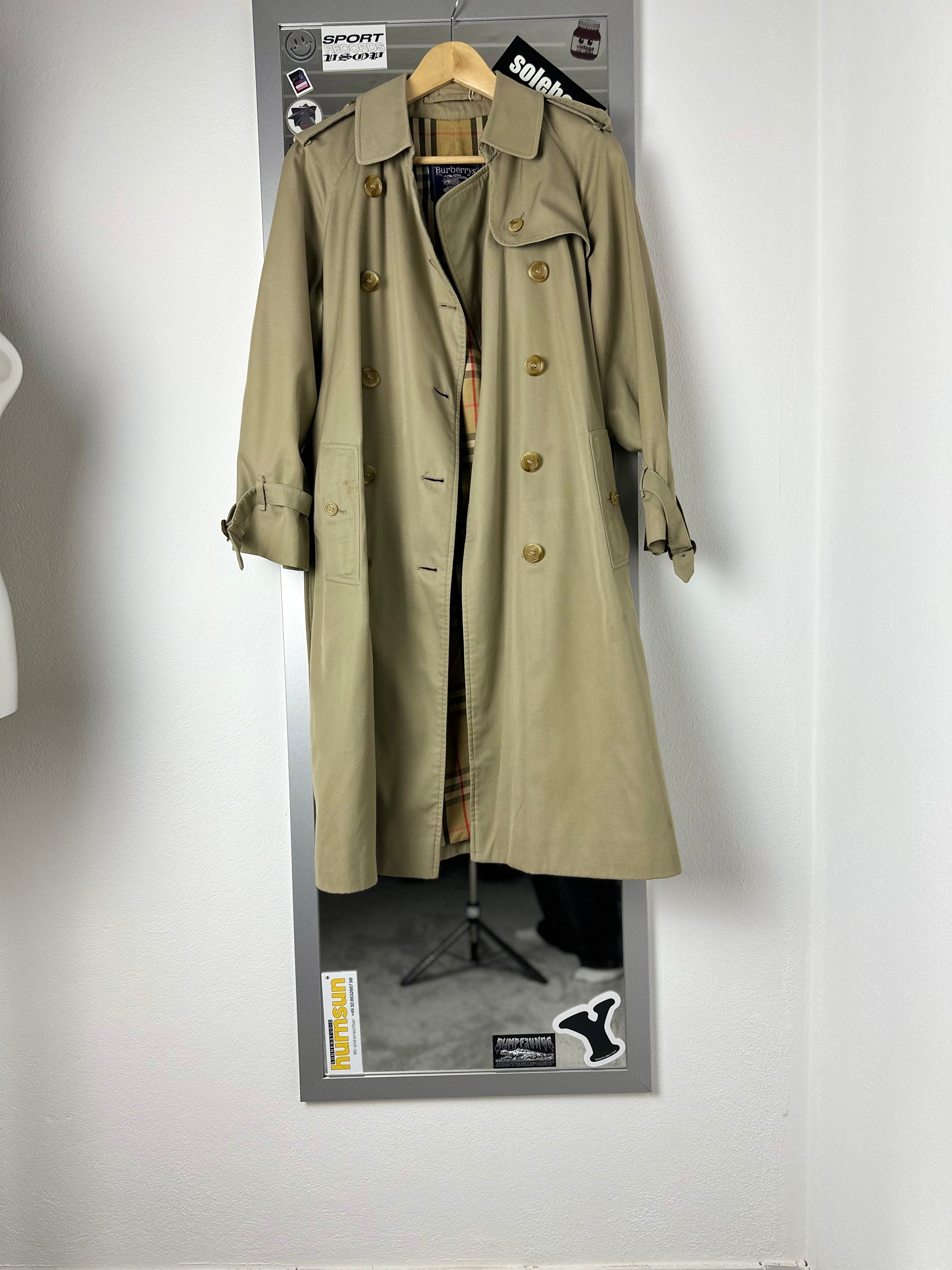 Burberrys Trenchcoat (10/S)