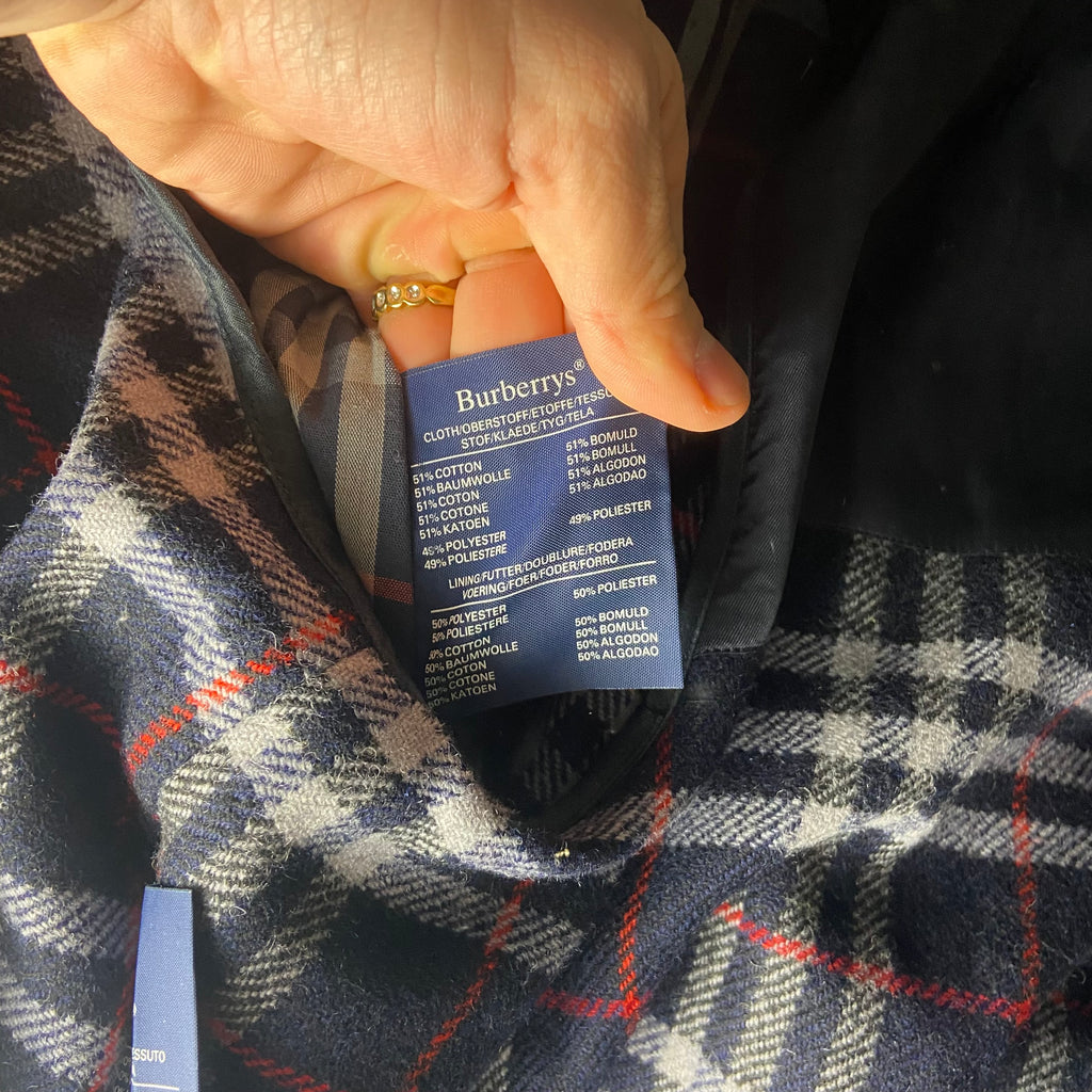 Burberry Trenchcoat Size 50/L with Inlet