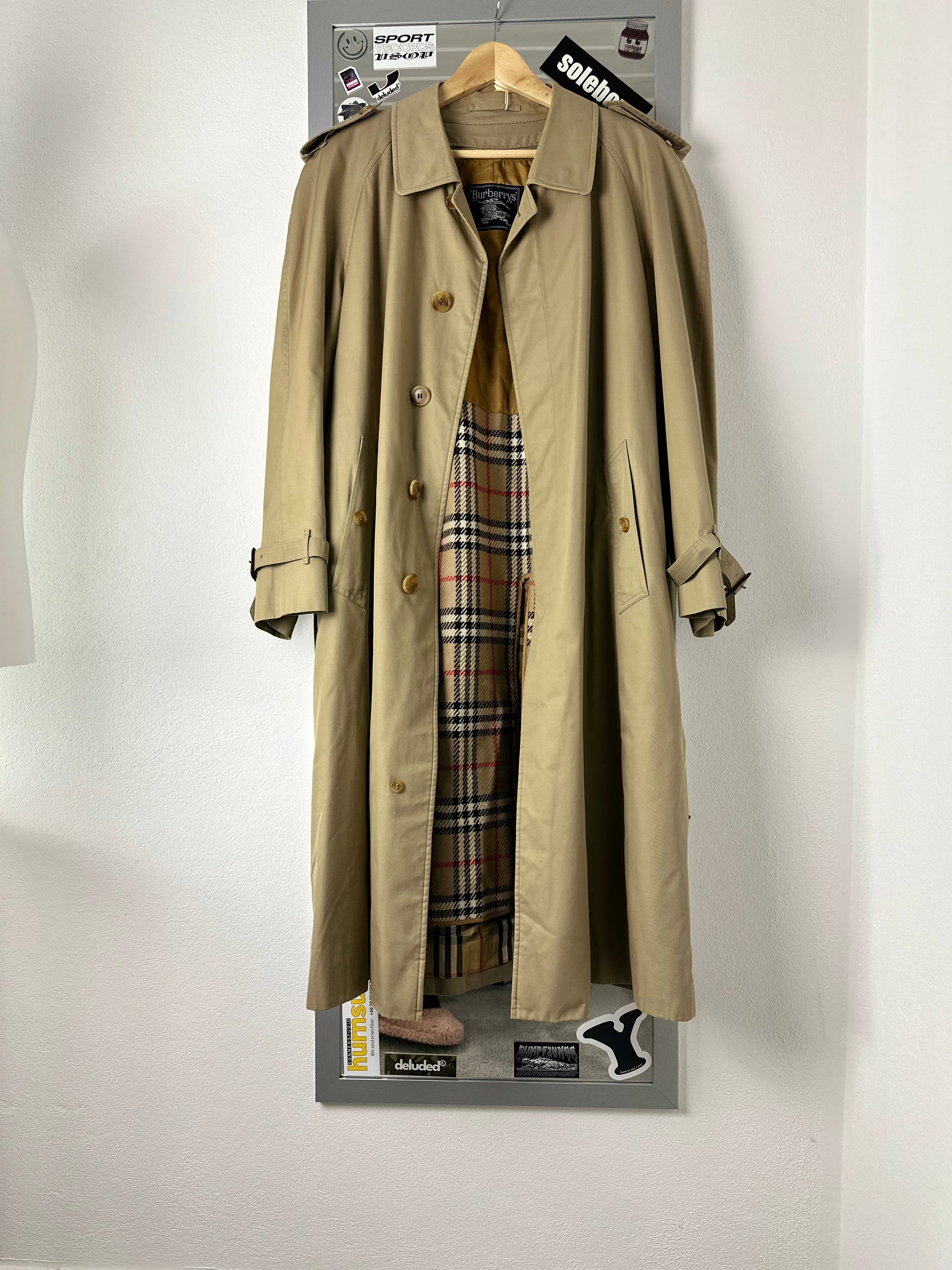 Burberrys Trenchcoat (52/L) including Inlet