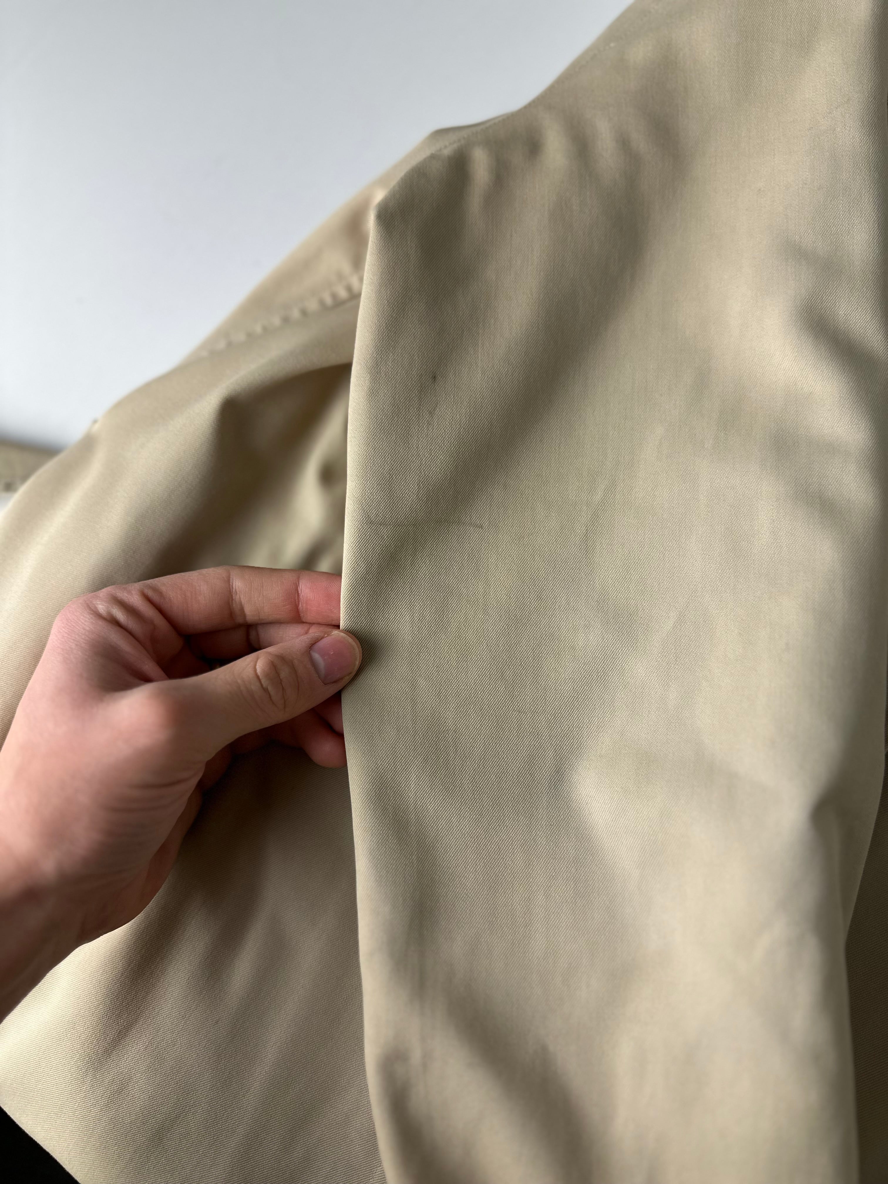 Burberrys Trenchcoat (10/S)