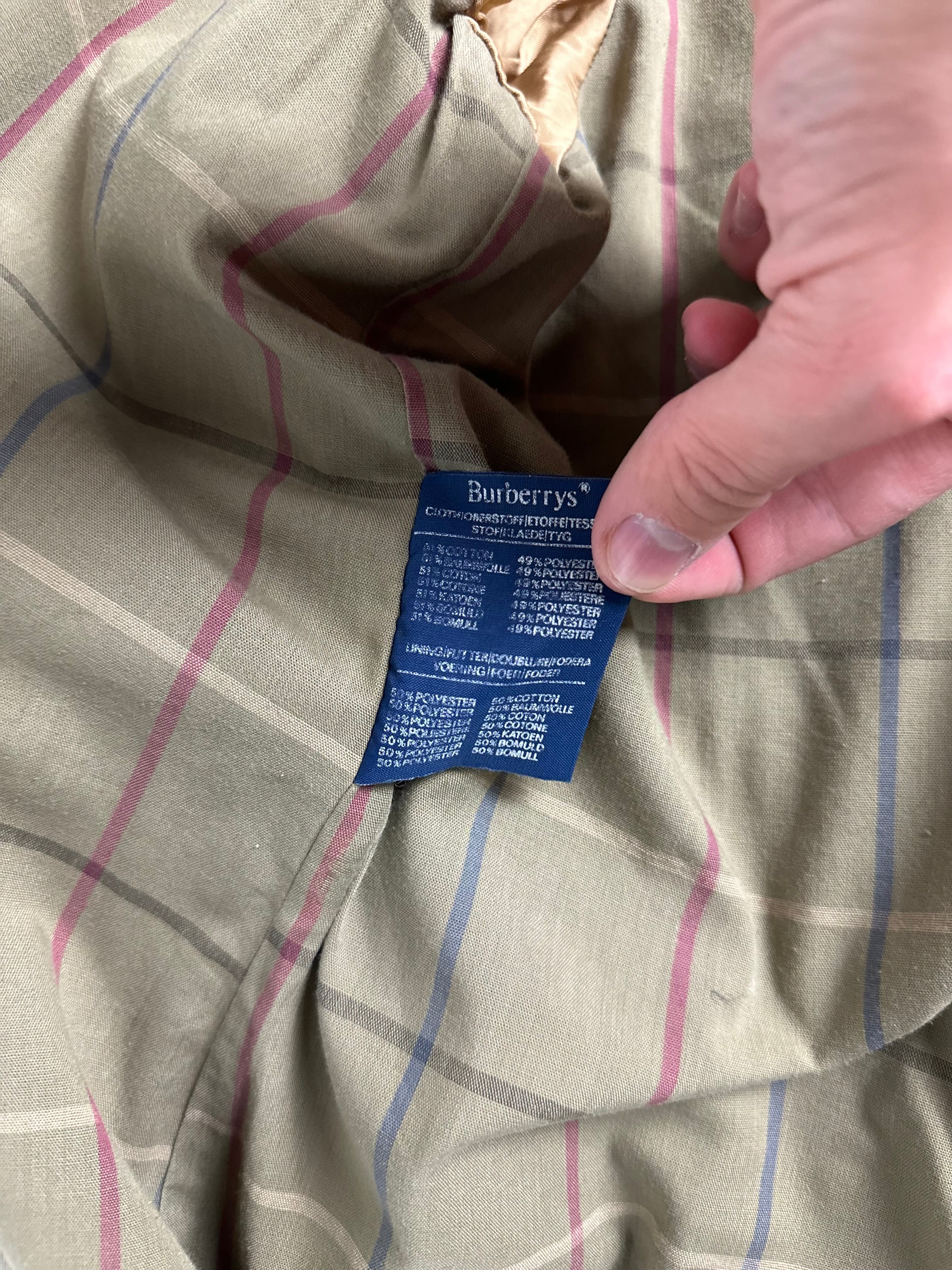 Burberrys Trenchcoat (12/M)