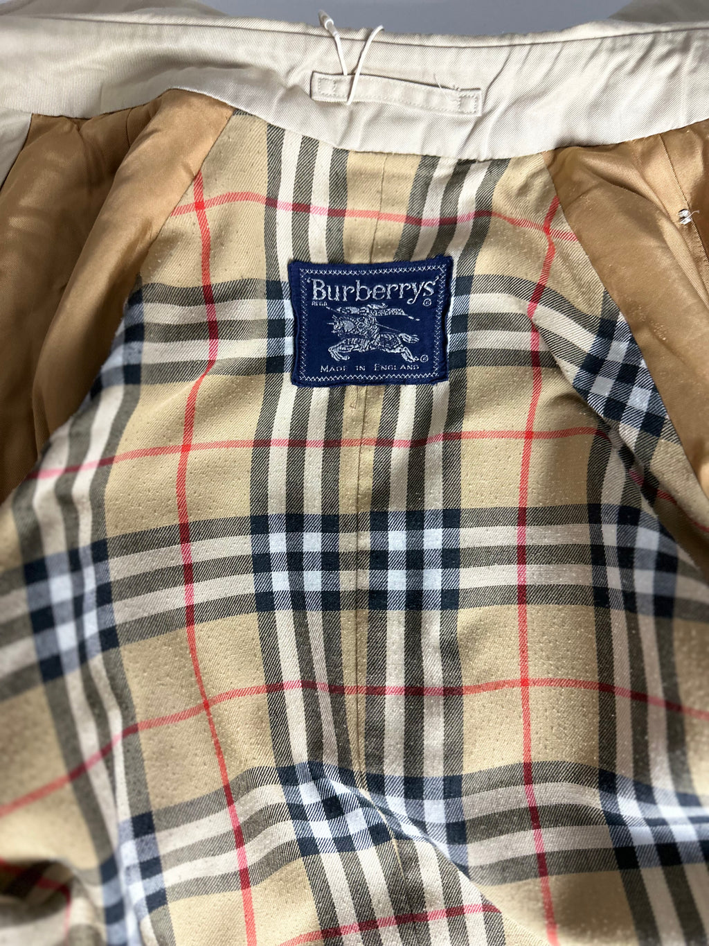 Burberrys Trenchcoat (12/M)