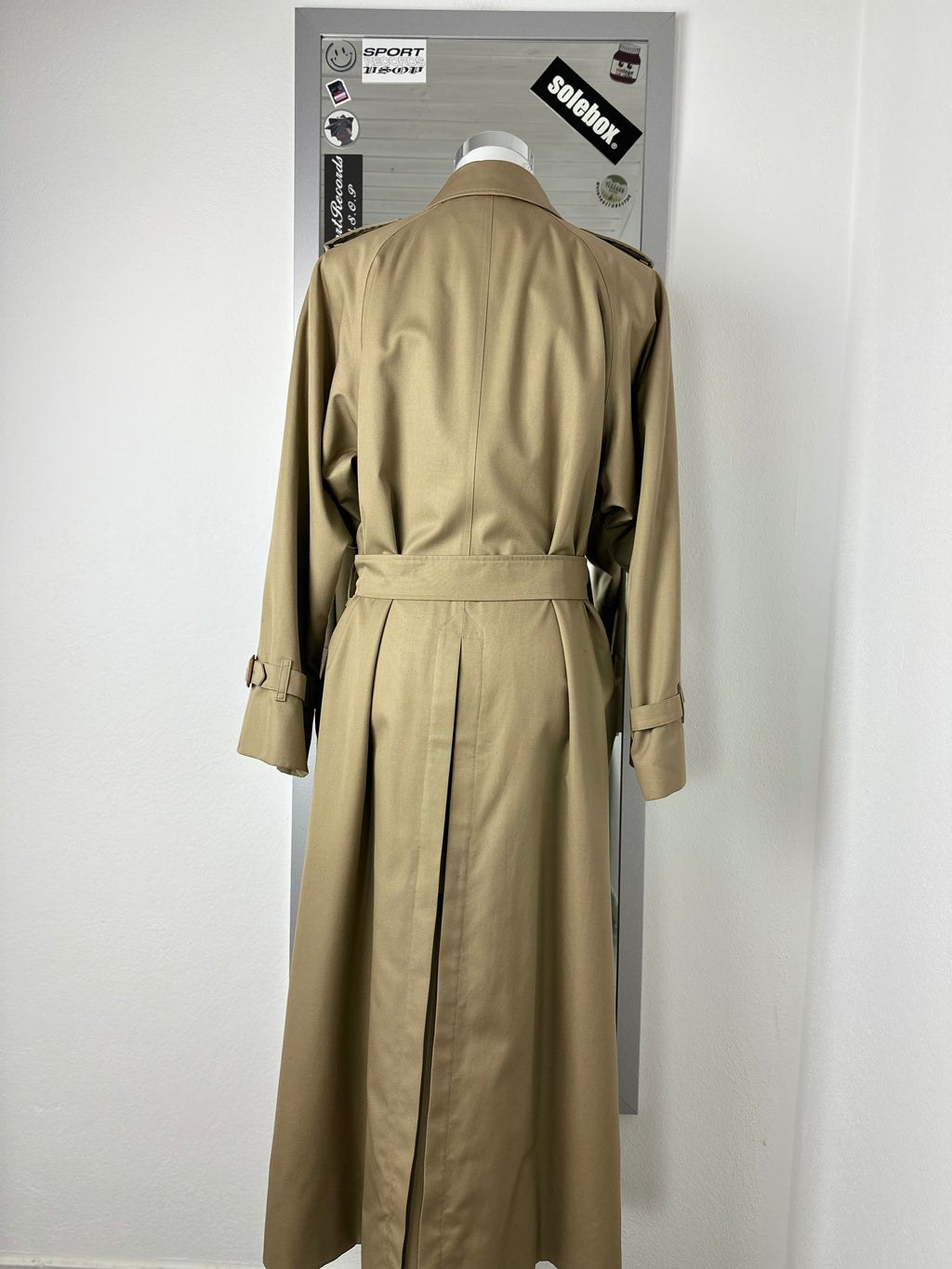 Burberrys Trenchcoat (10/S)