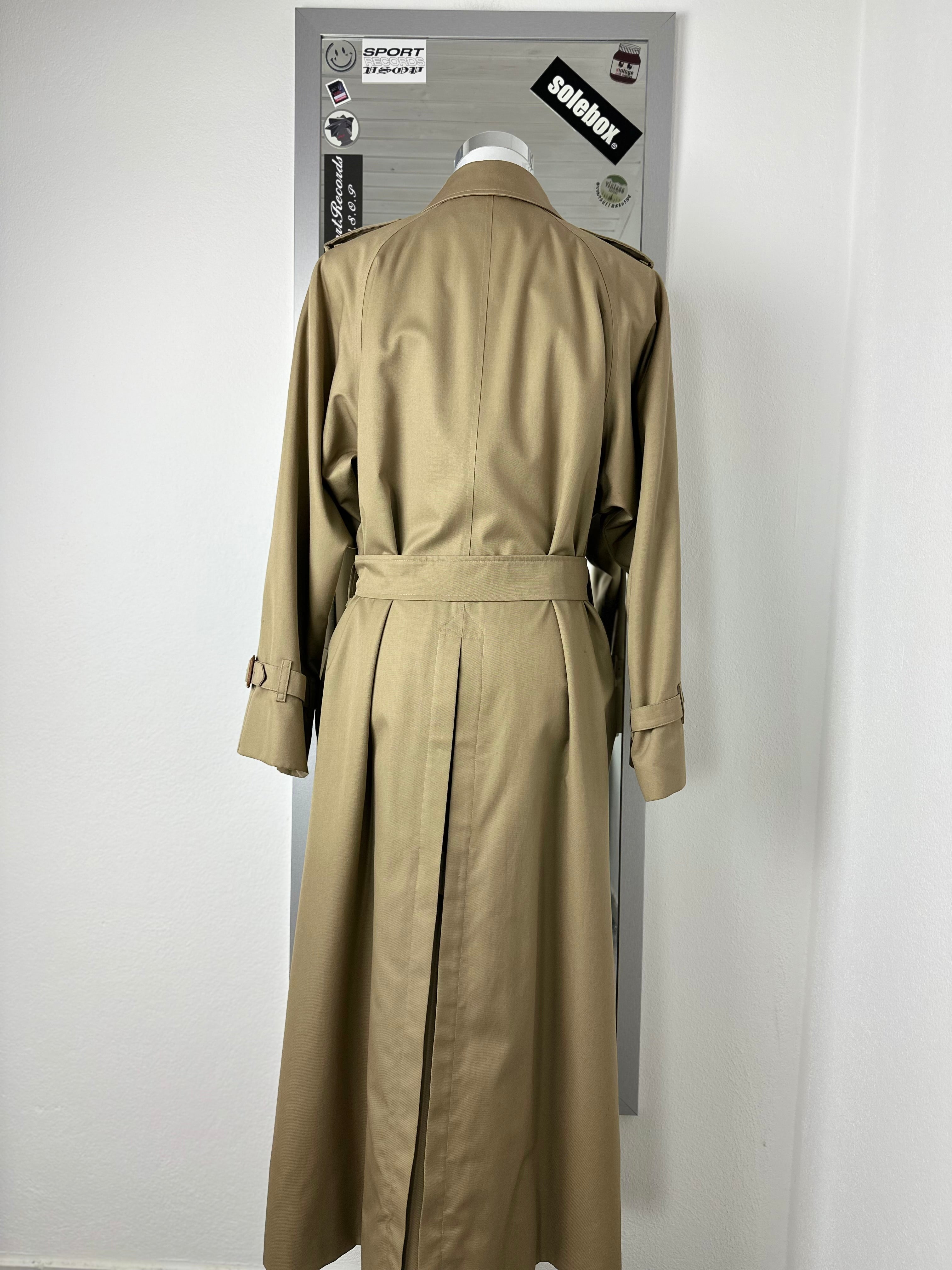 Burberrys Trenchcoat (10/S)
