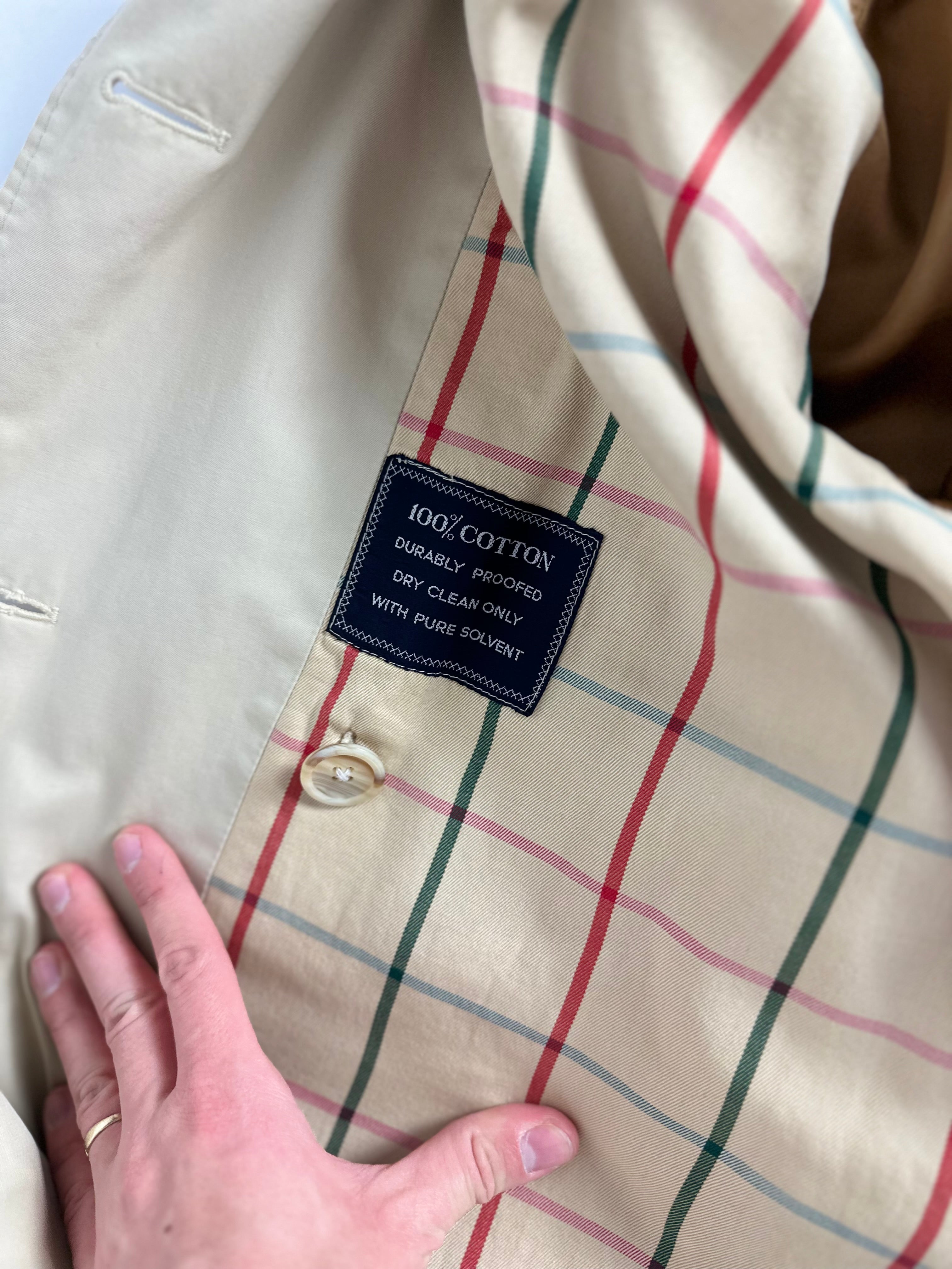 Burberrys Trenchcoat (10/S)