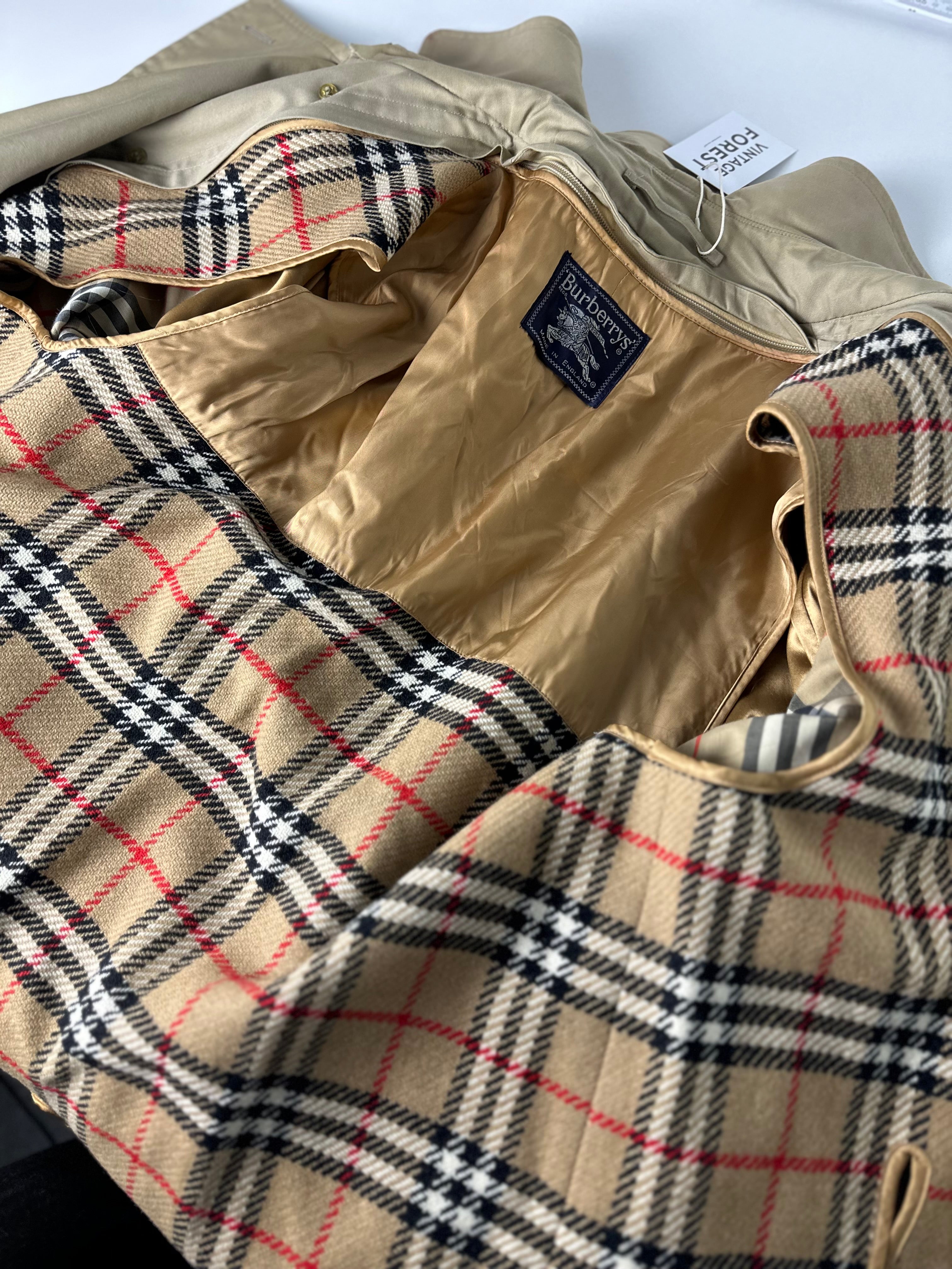 Burberrys Trenchcoat (50/L) including Inlet