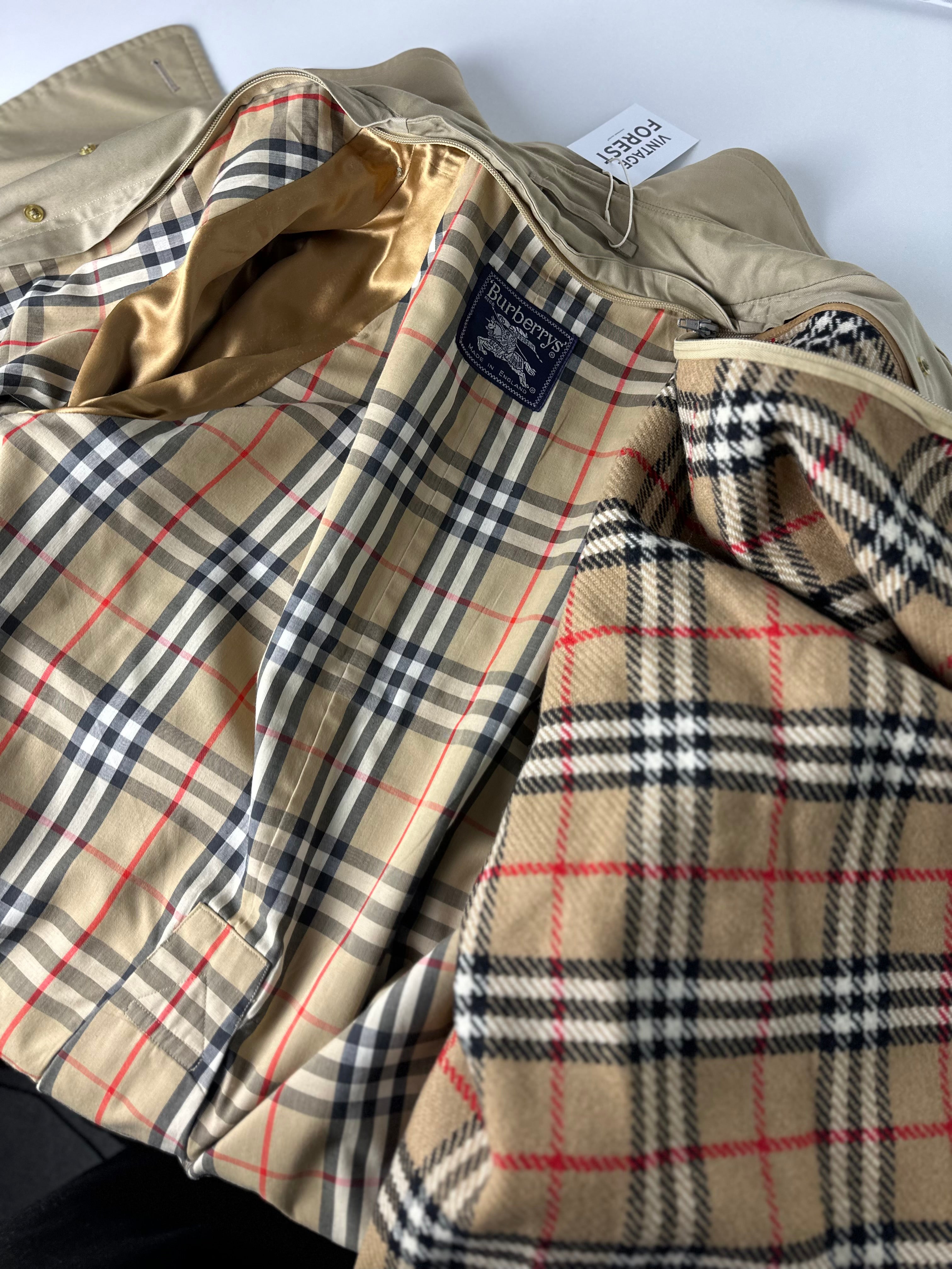 Burberrys Trenchcoat (50/L) including Inlet