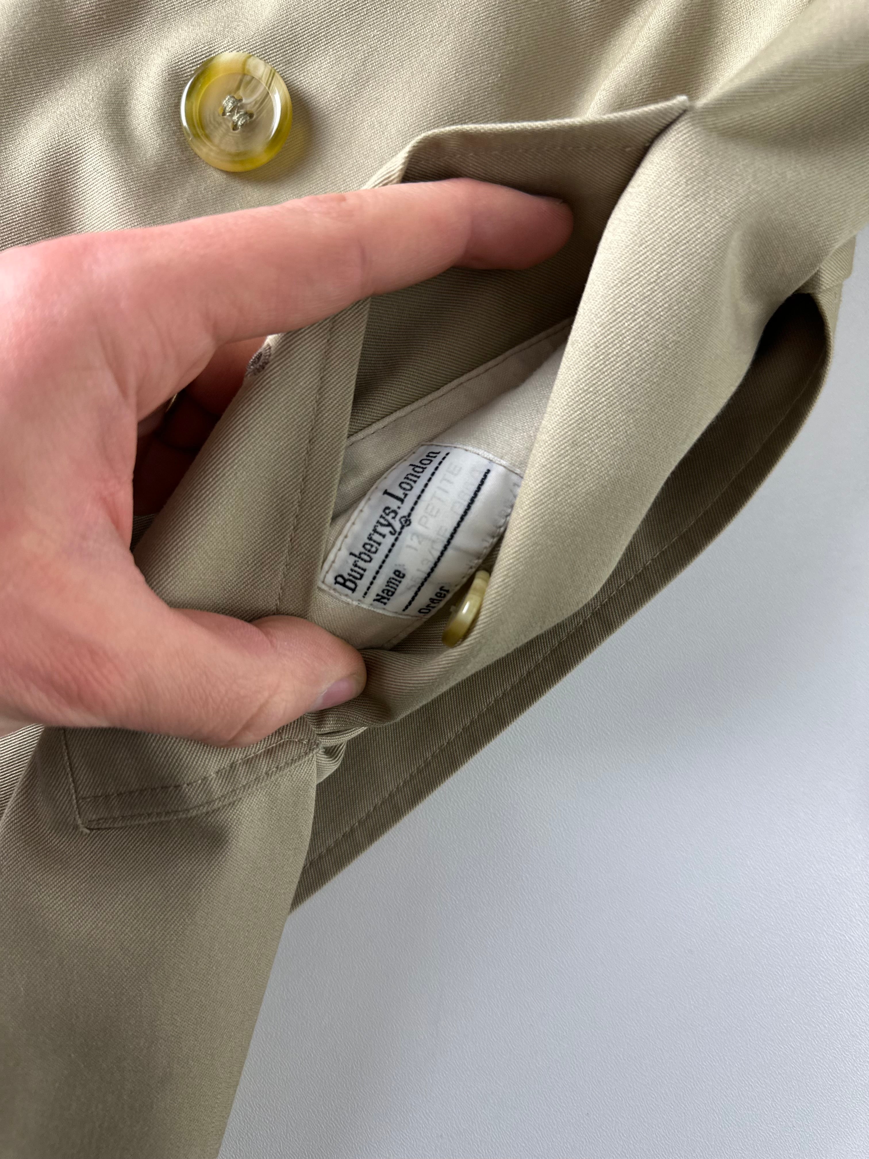 Burberrys Trenchcoat (10/S) including Inlet