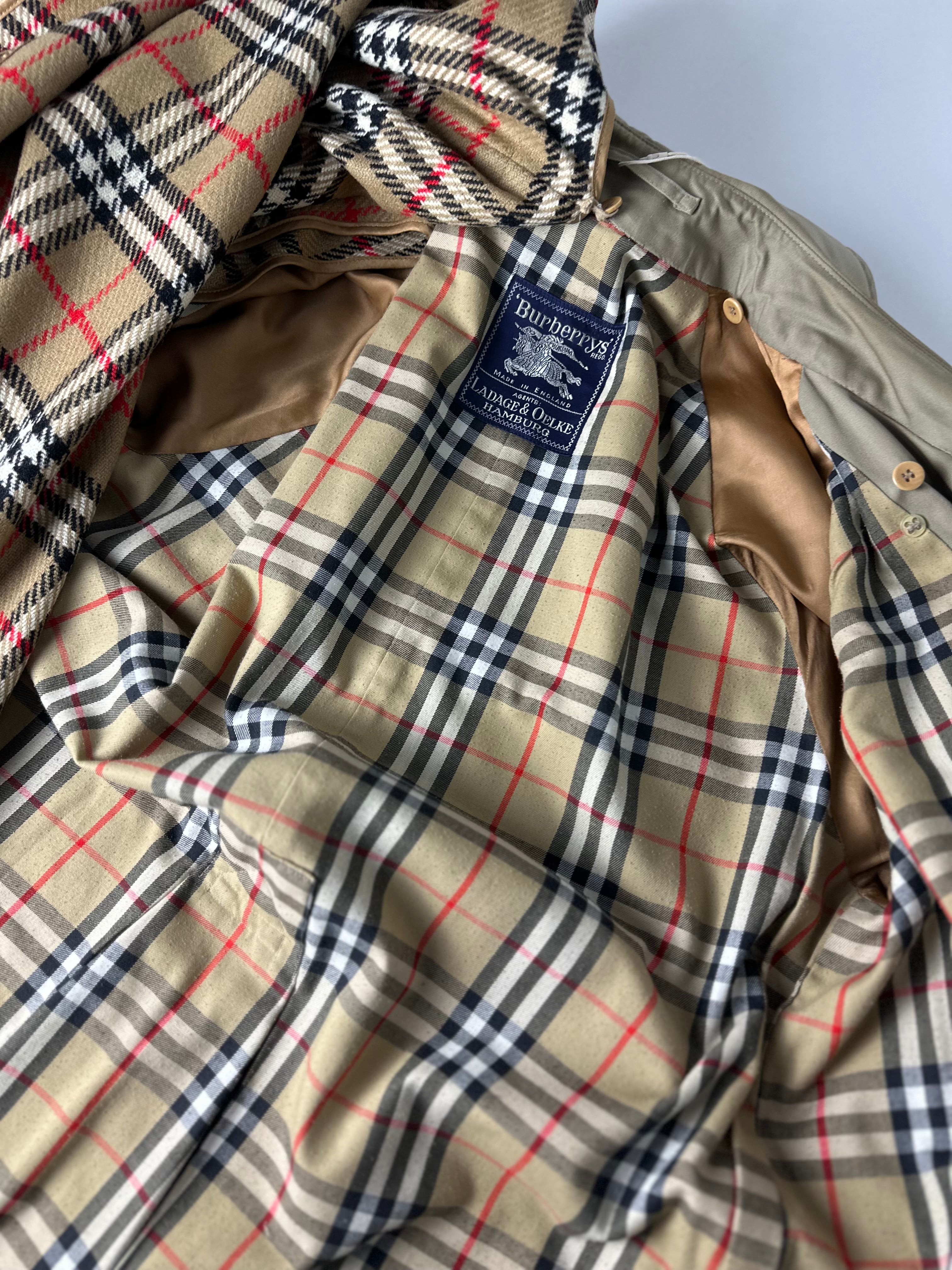 Burberrys Trenchcoat (48/M) including Inlet