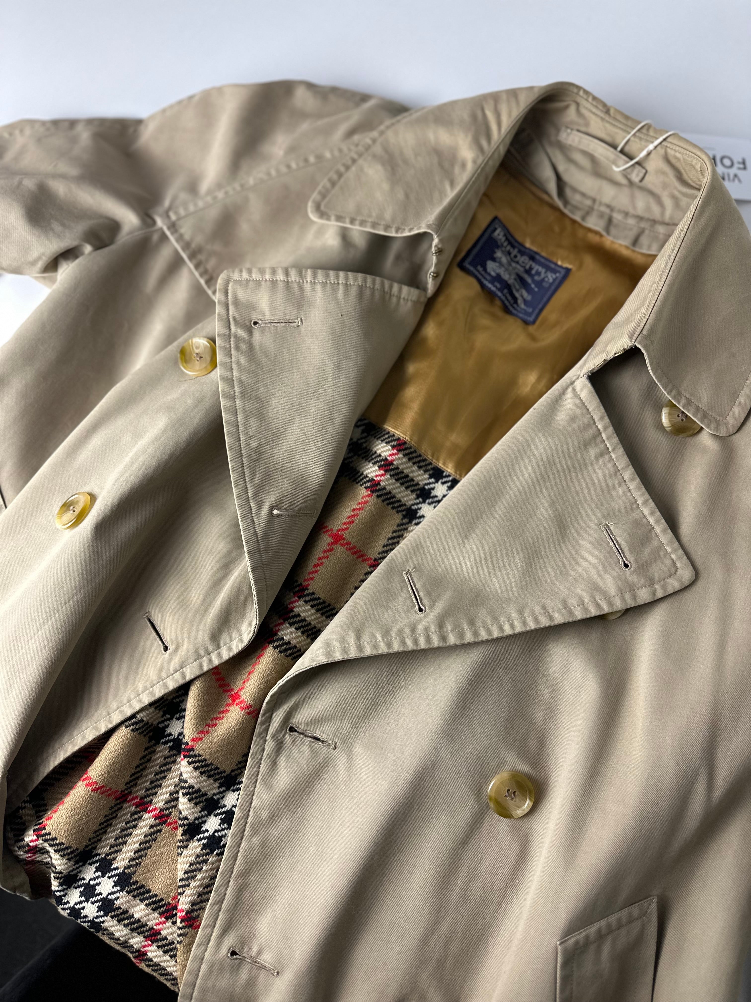 Burberrys Trenchcoat (48/M) including Inlet