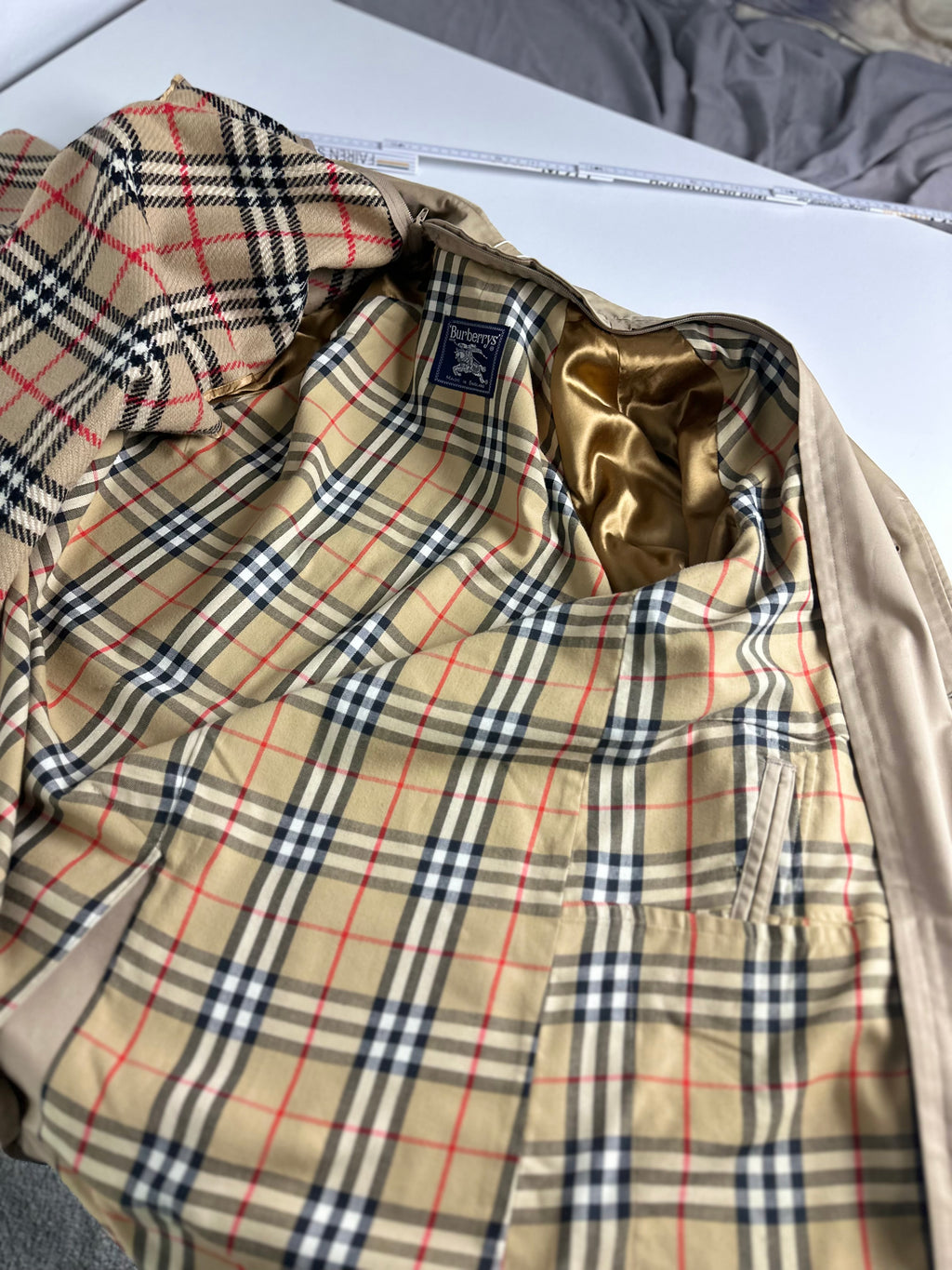 Burberrys Carcoat (48/M) including Inlet