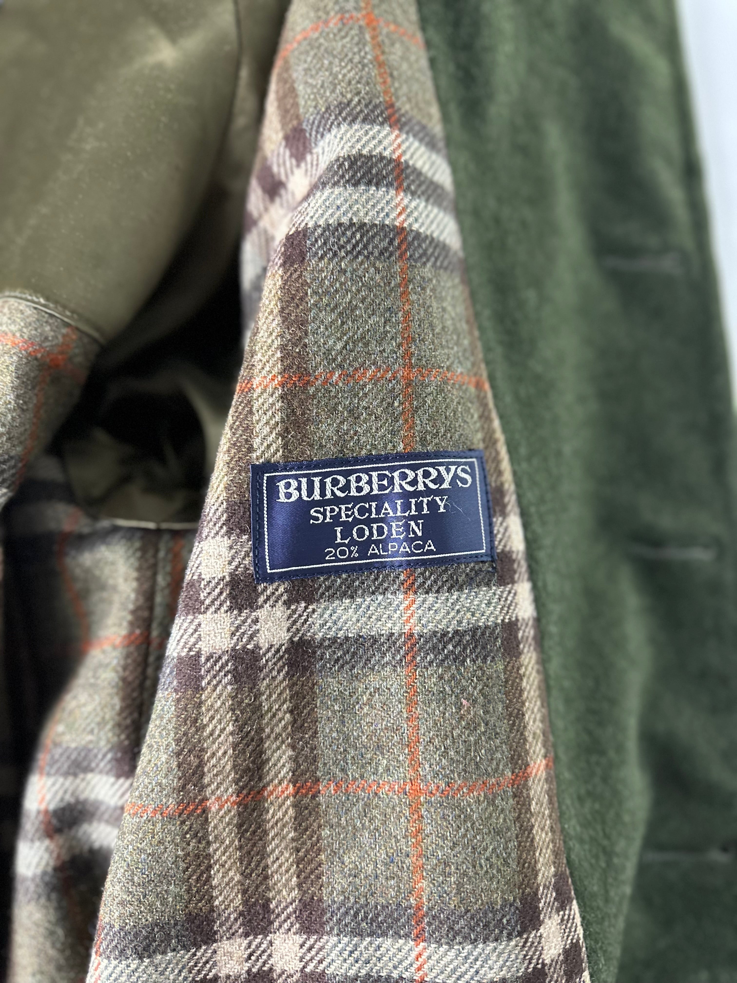 Burberrys Coat (50/L)