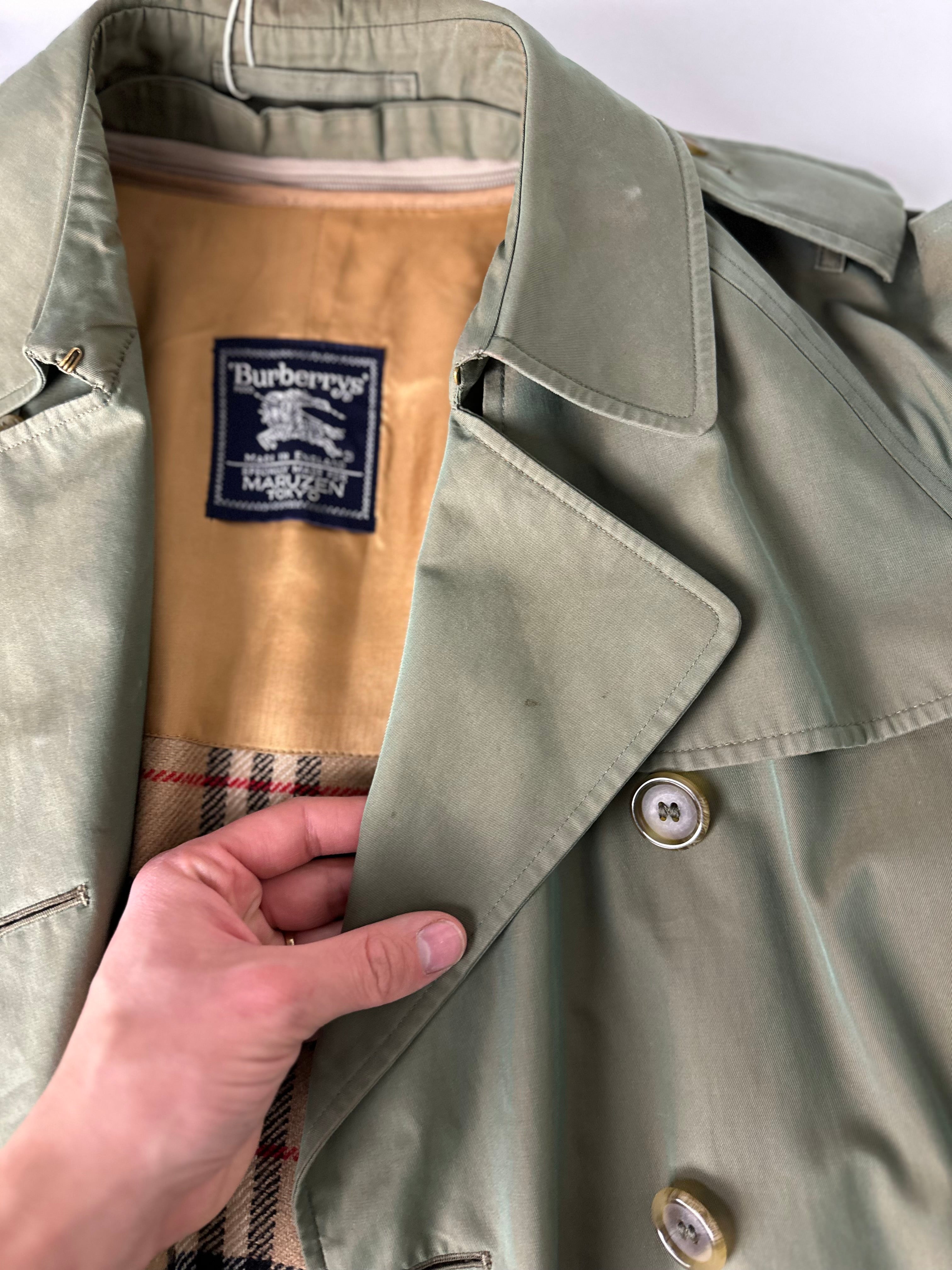 Burberrys Trenchcoat (12/M) including Inlet