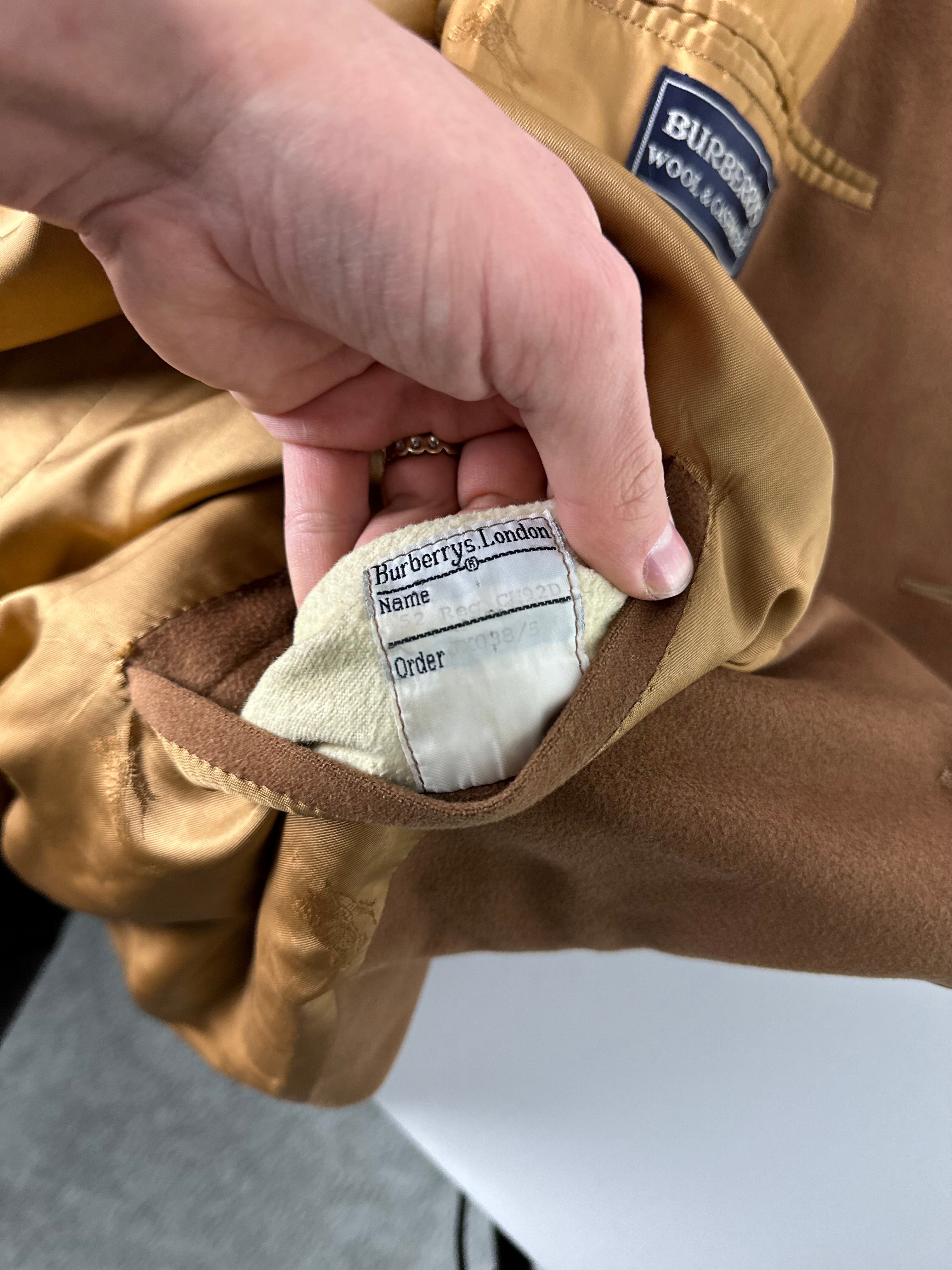 Burberrys Coat (52/L)