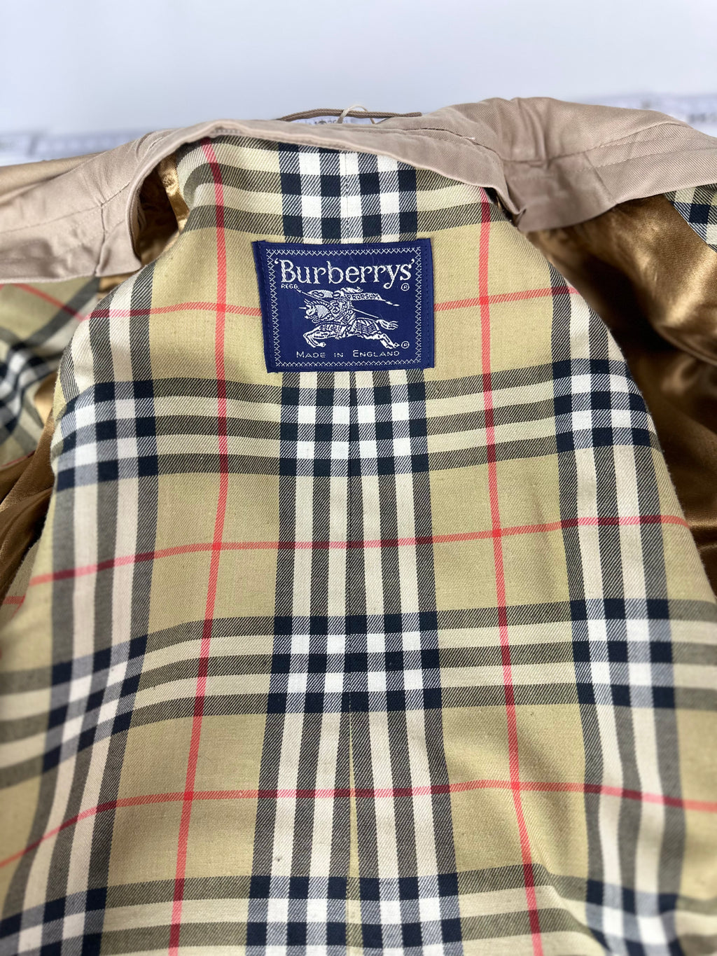 Burberrys Trenchcoat (46/S) including Inlet