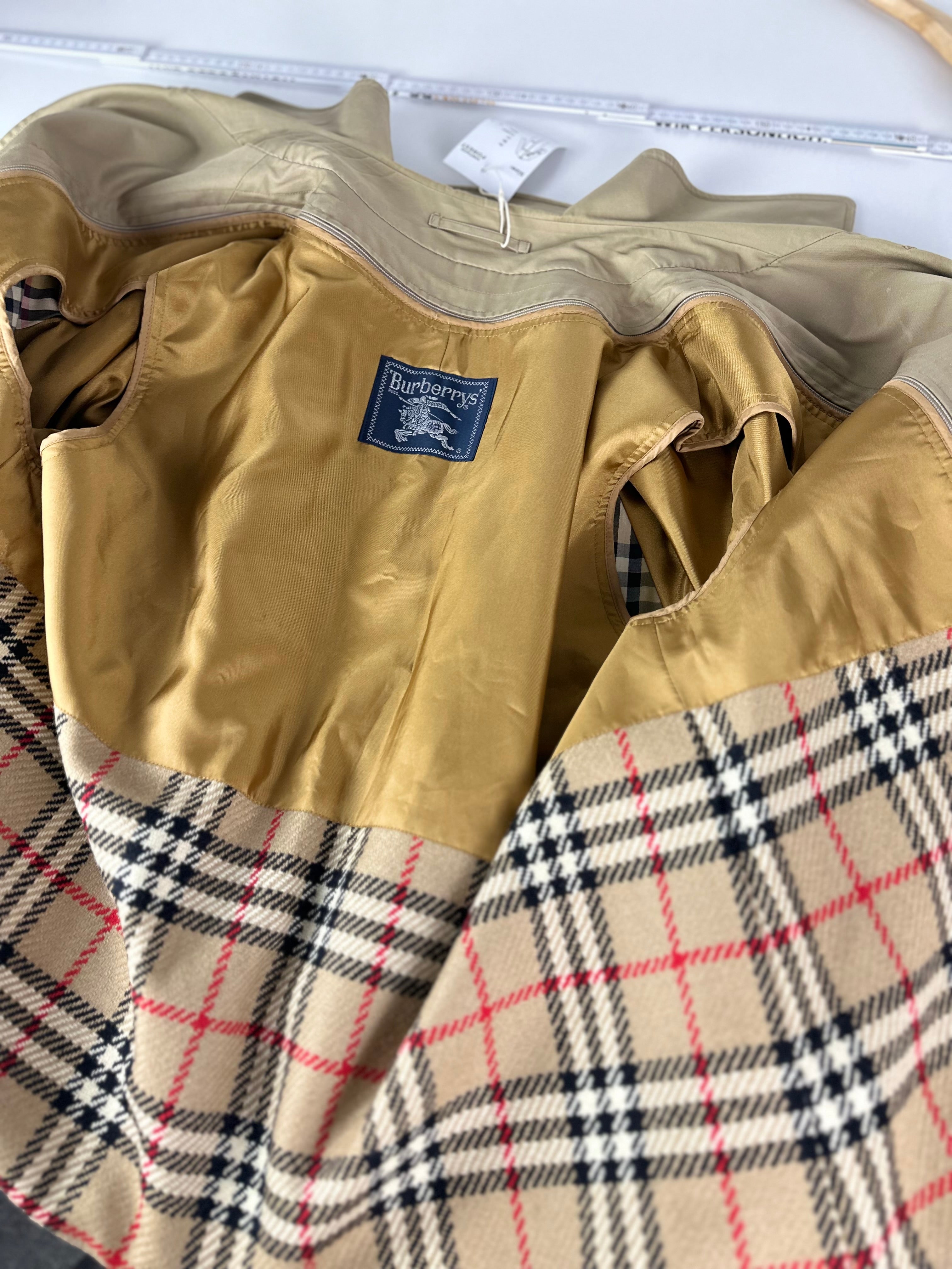 Burberrys Trenchcoat (52/L) including Inlet