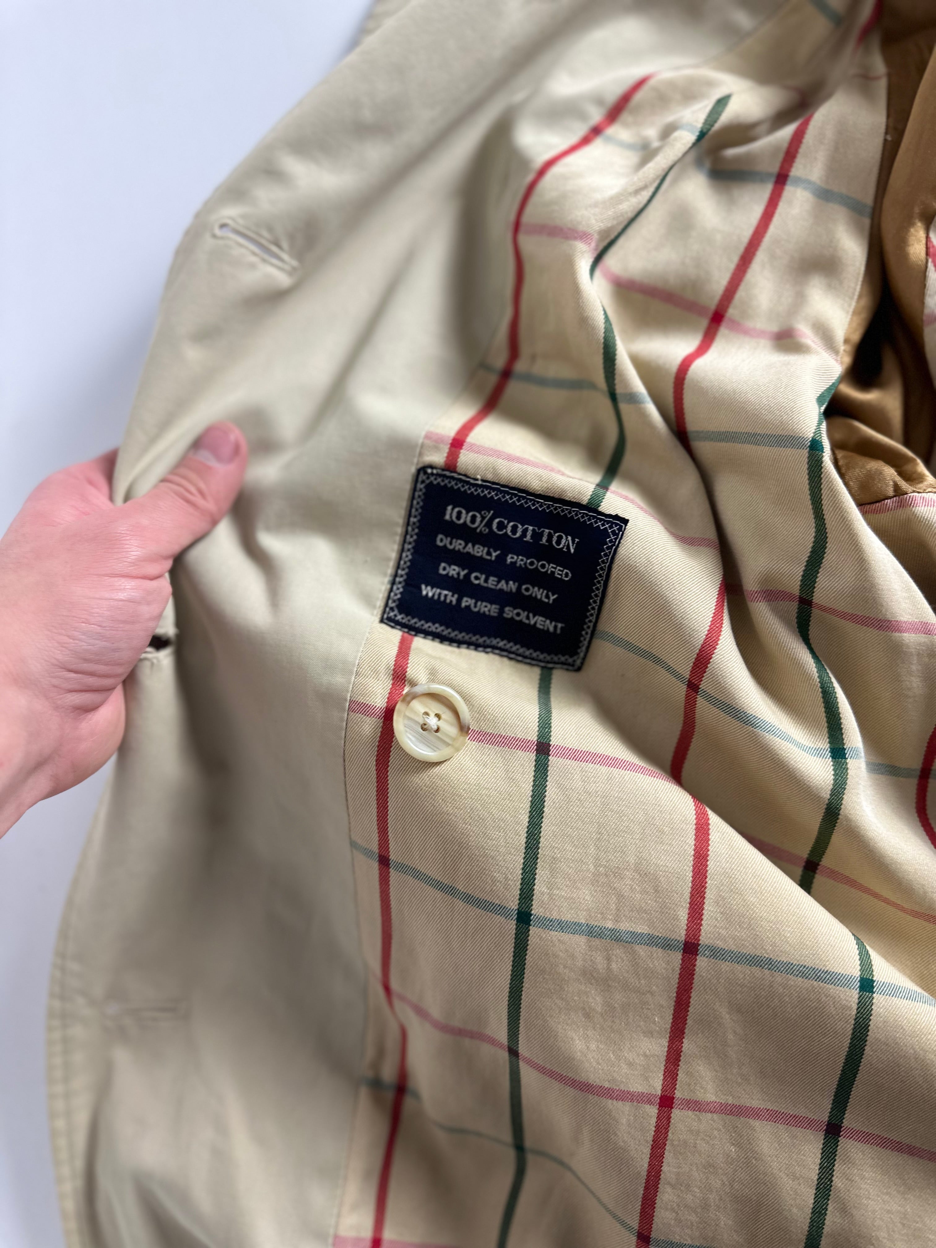 Burberrys Trenchcoat (10/S)