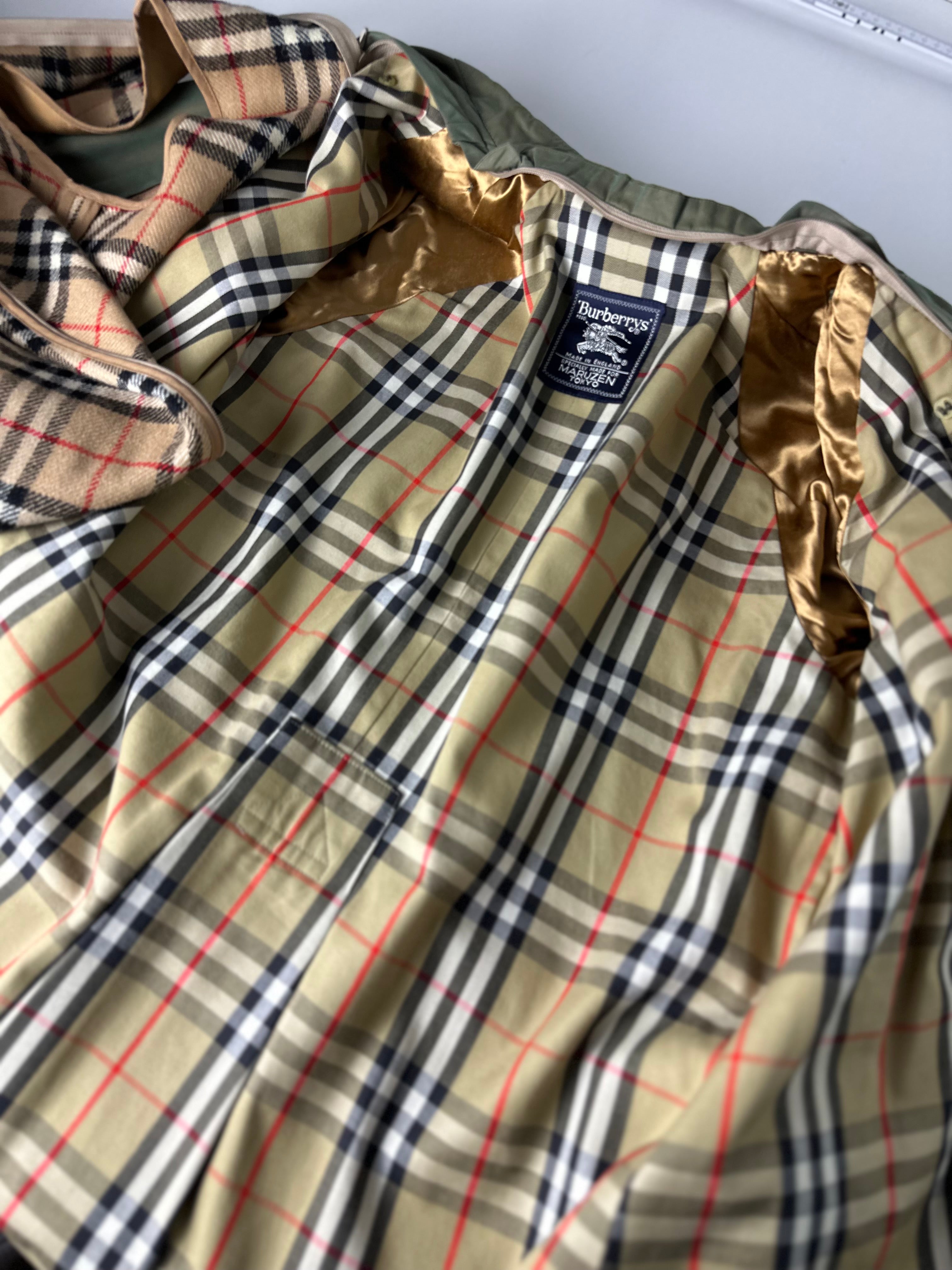 Burberrys Trenchcoat (12/M) including Inlet