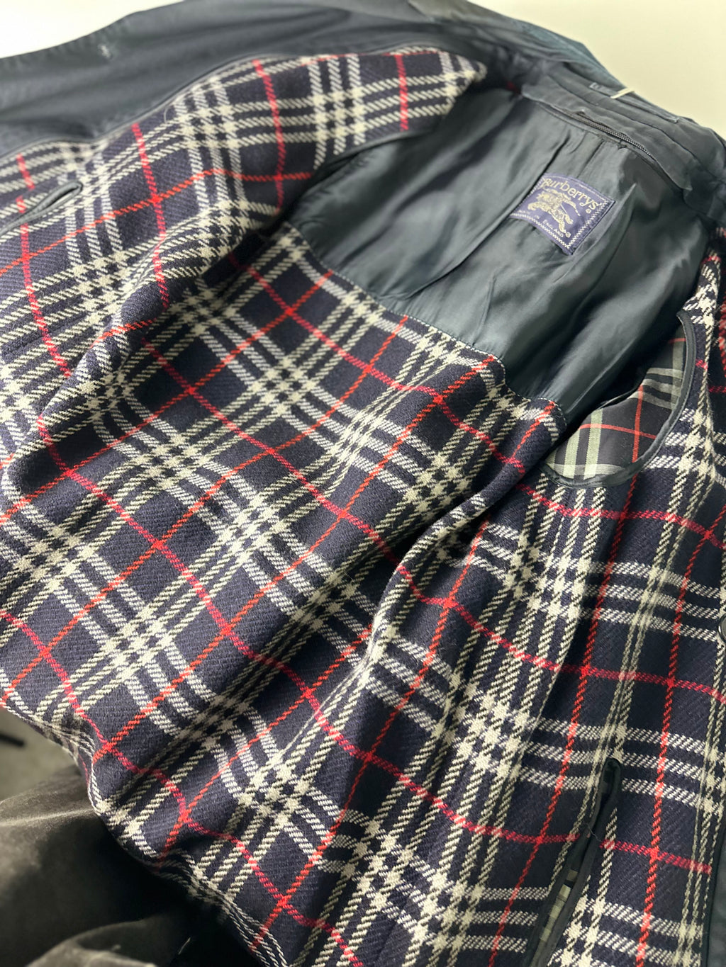 Burberrys Trenchcoat (46/S) including Inlet