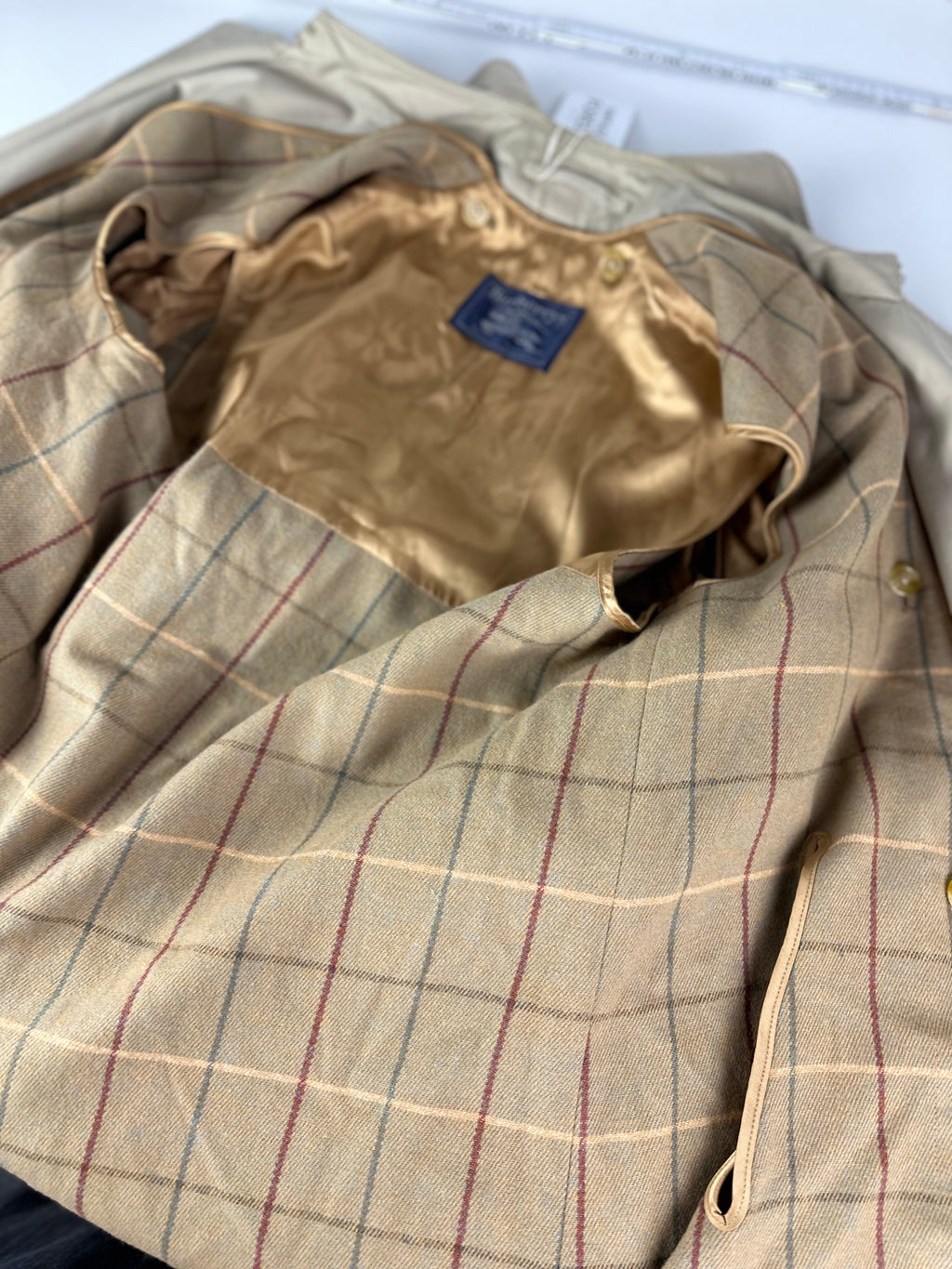 Burberrys Trenchcoat (46/S) including Inlet