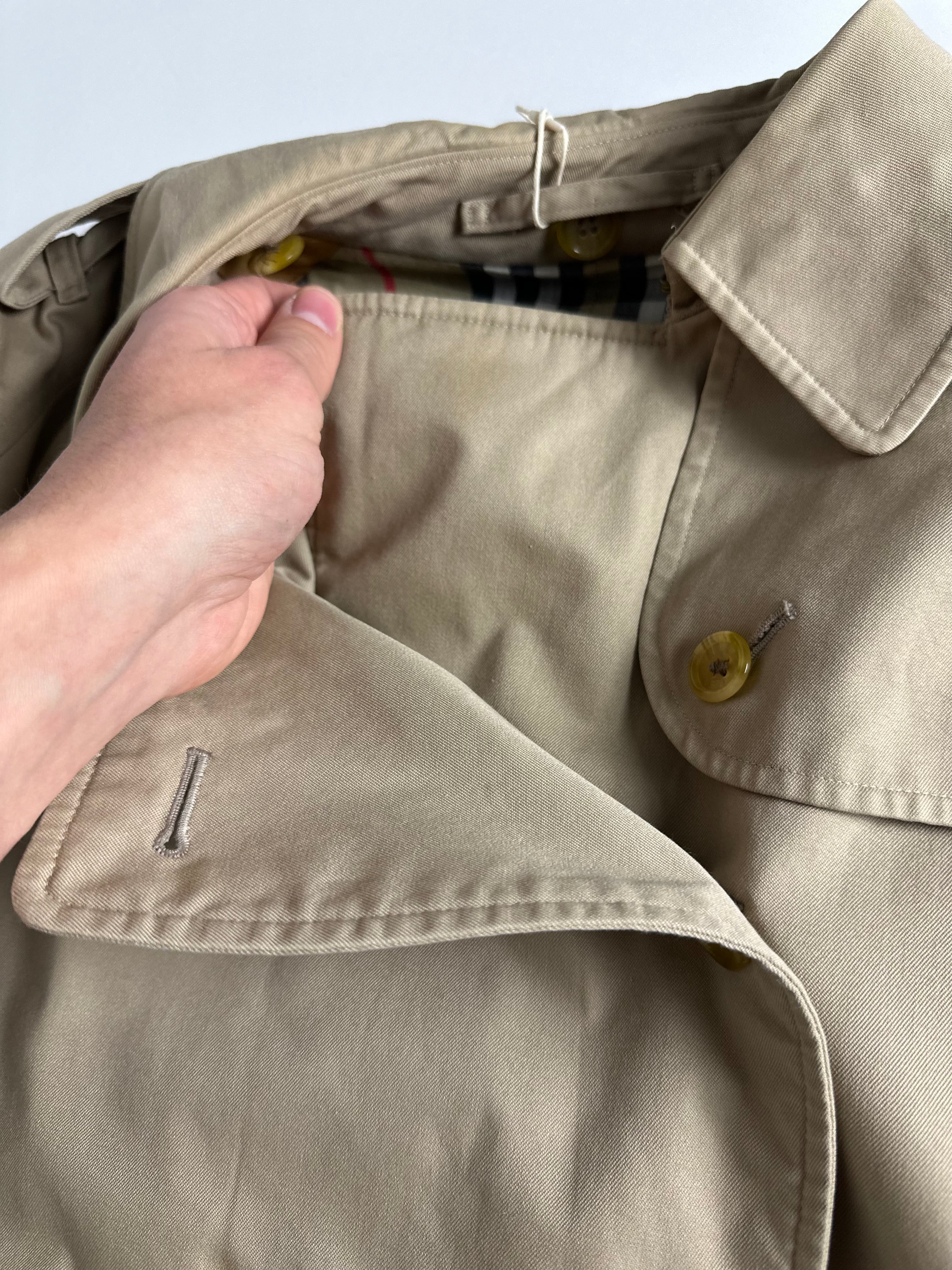 Burberrys Trenchcoat (12/M)