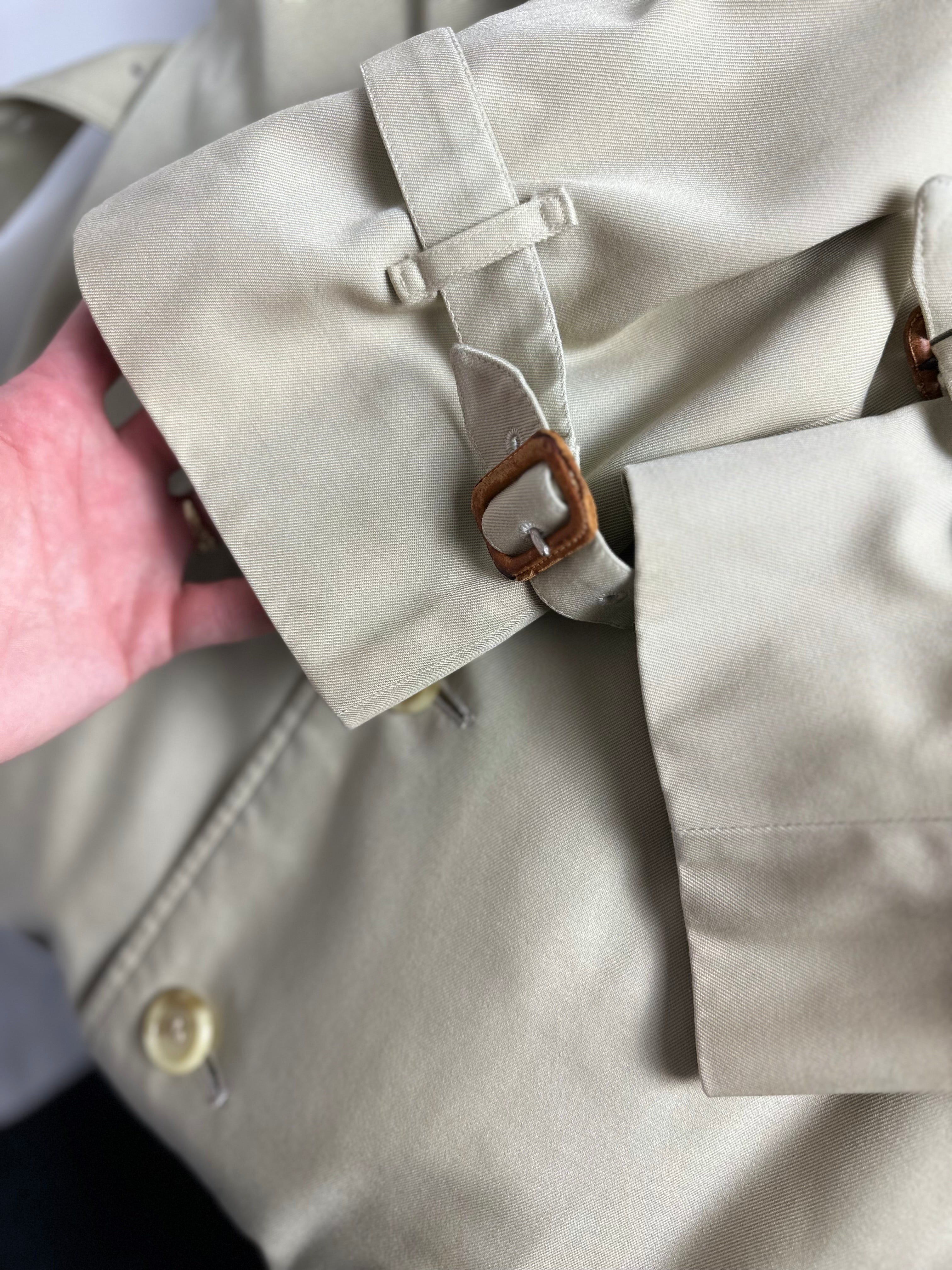 Burberrys Trenchcoat (46/S) including Inlet